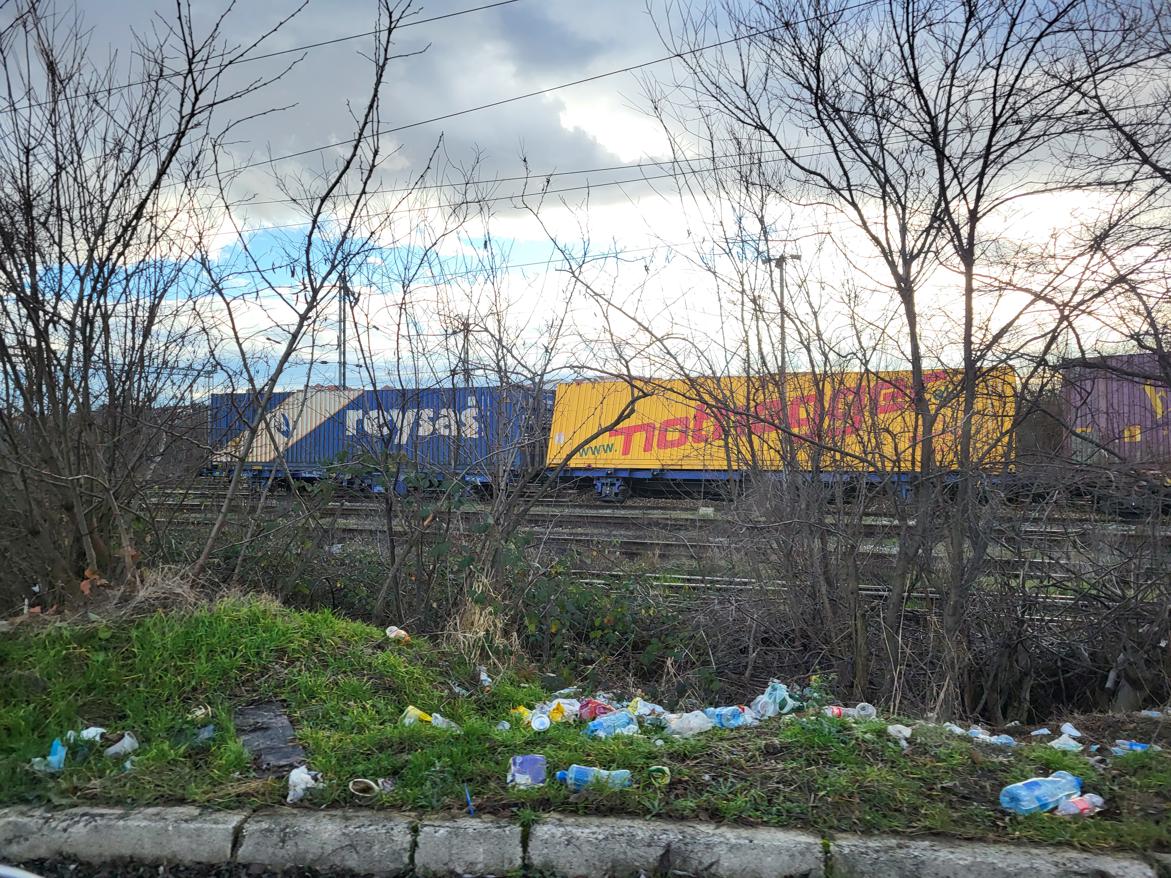 Voz iskočio iz šina Železnik