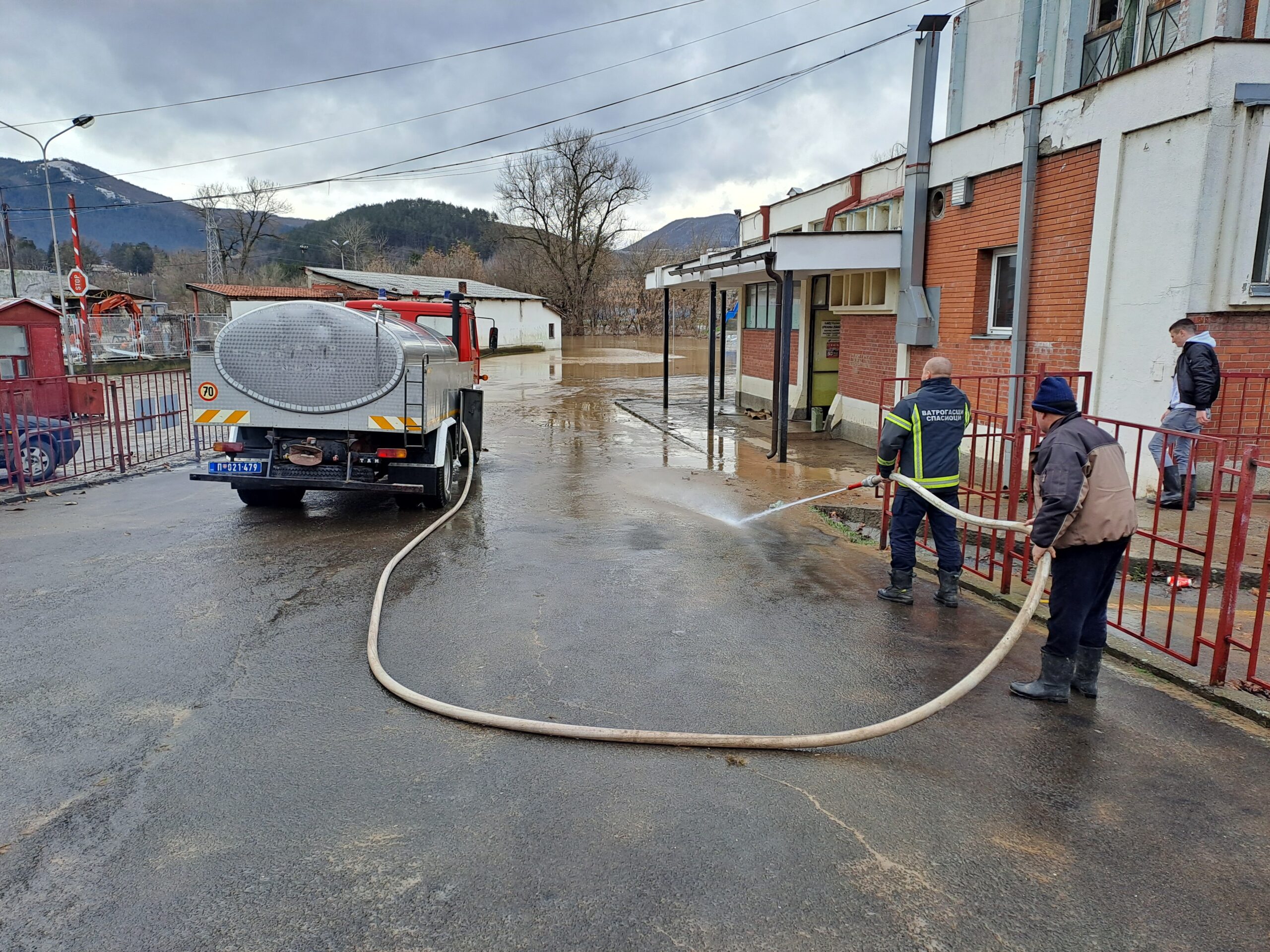 Ibar se povukao, sanira se šteta. Reka Ibar, Raška Foto: Nova.rs