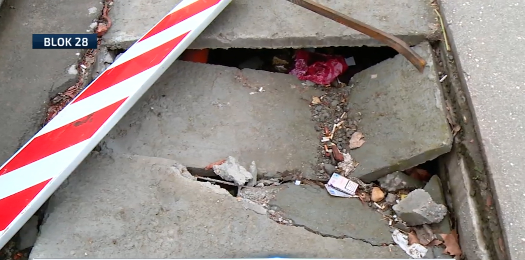 Nadvožnjak pun rupa na Novom Beogradu