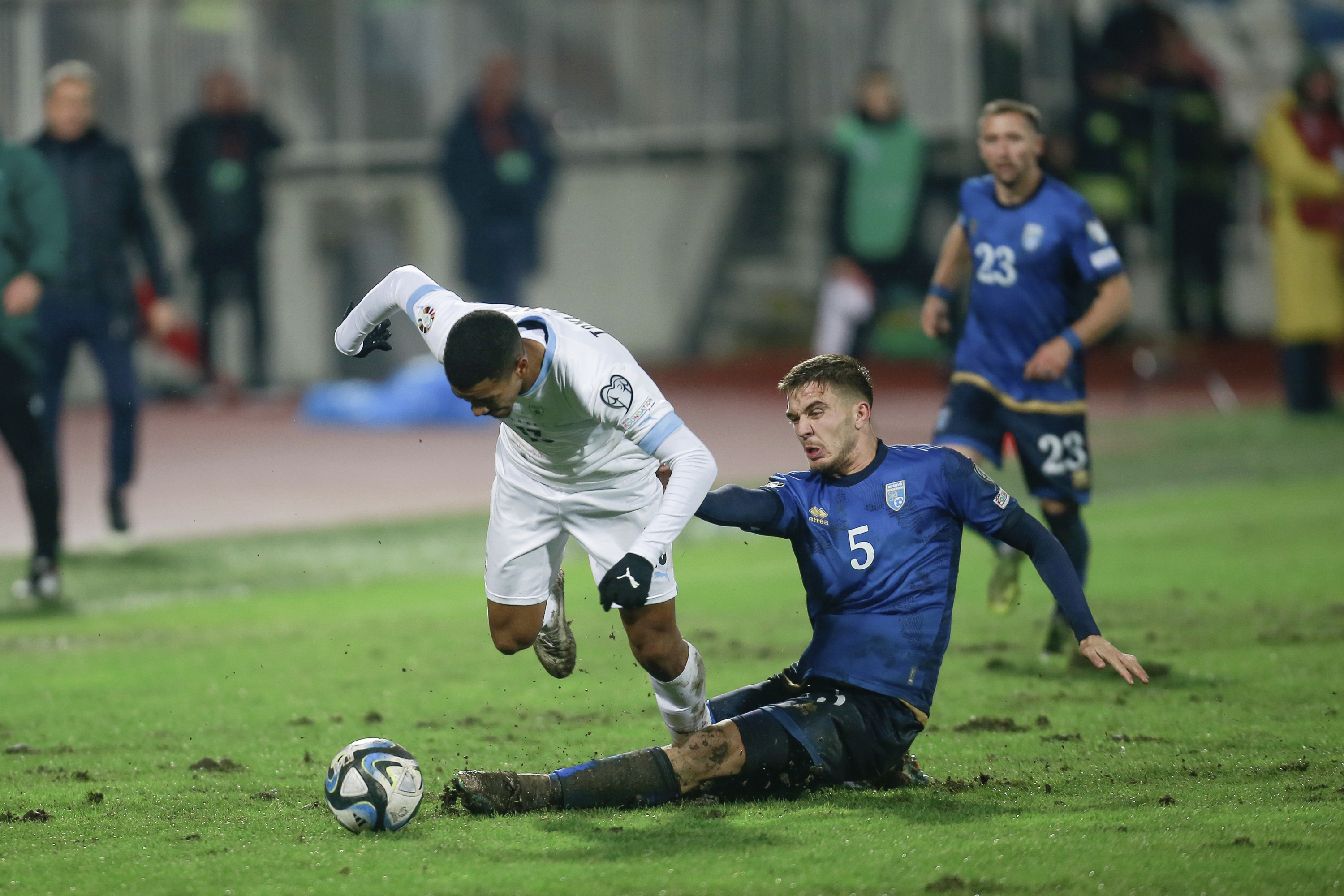 Kosovo's Ilir Krasniqi, right, vies for the ball with Israel's Idan Gorno during the Euro 2024 group I qualifying soccer match between Kosovo and Israel at the Fadil Vokrri stadium in Pristina, Kosovo, Sunday, Nov. 12, 2023. (AP Photo/Visar Kryeziu)