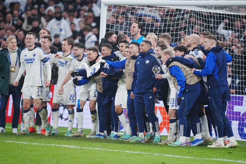 epa11025607 Players of Copenhagen celebrate winning the UEFA Champions League group A soccer match between FC Copenhagen and Galatasaray SK, in Copenhagen, Denmark, 12 December 2023.  EPA-EFE/Mads Claus Rasmussen  DENMARK OUT