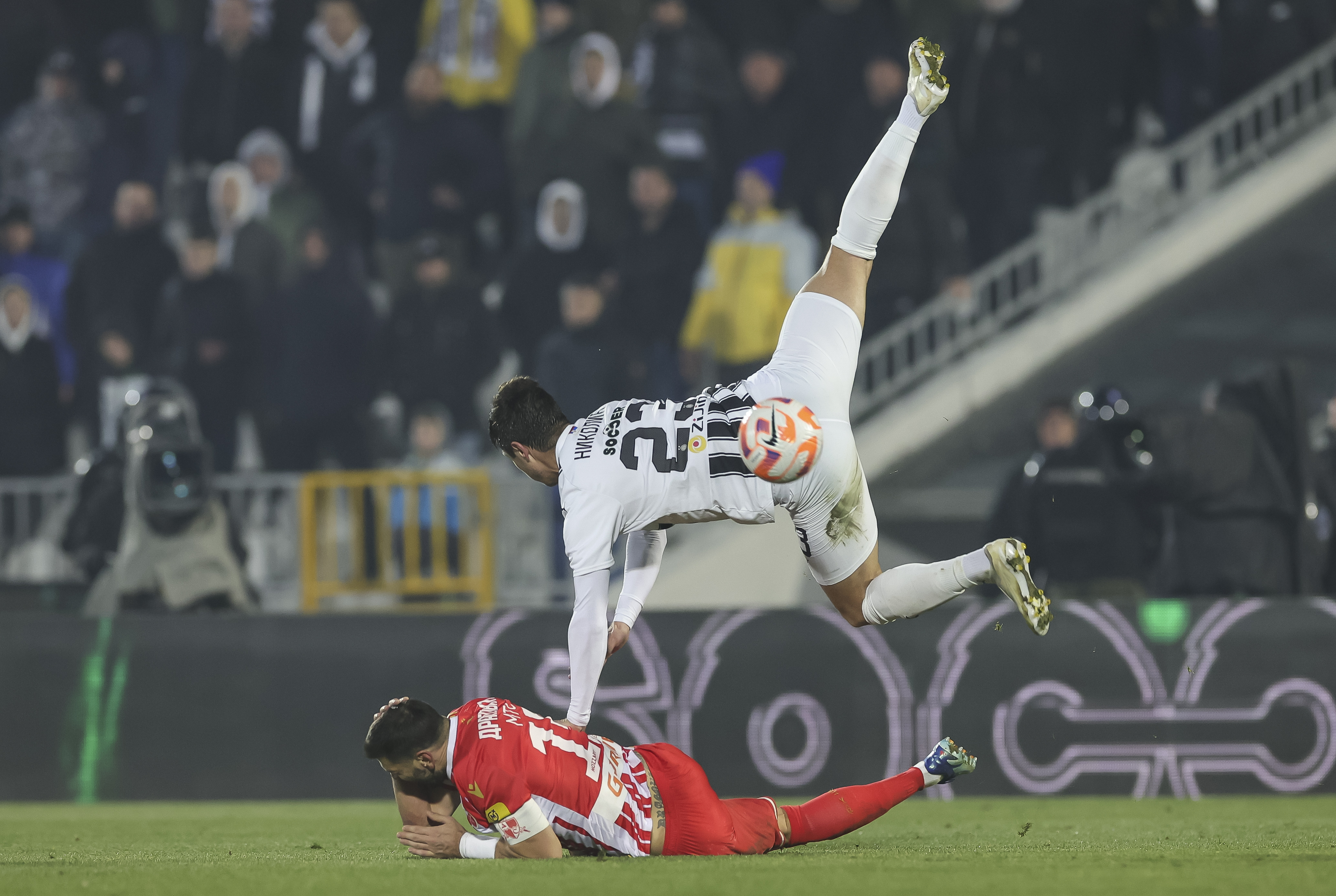 during the Mozzart Super Liga 2023/2024 match between Partizan and Crvena Zvezda at stadium FK Partizan (JNA) on December 20, 2023 in Belgrade, Serbia. (Photo by Srdjan Stevanovic/Starsport.rs ©)
