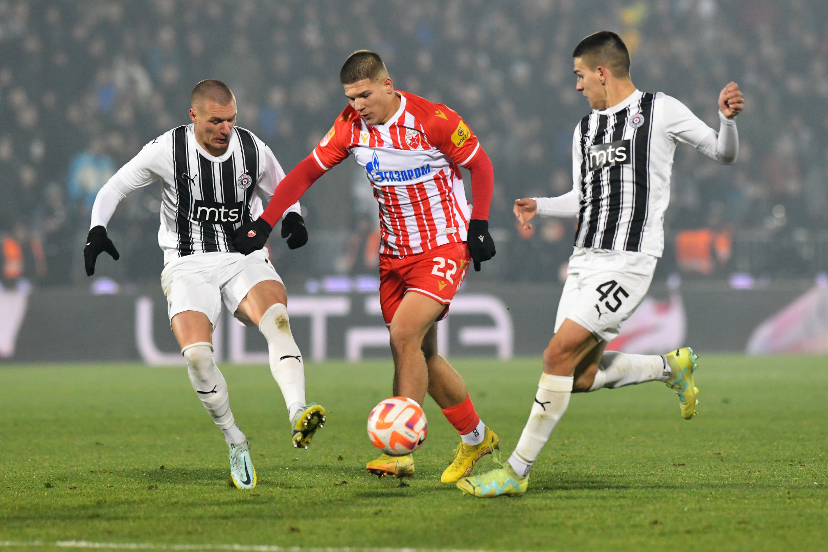 Beograd 20. decembar 2023. Fudbalska utakmica FK Partizan vs FK Crvena zvezda, derbi Foto:Amir Hamzagić/Nova.rs