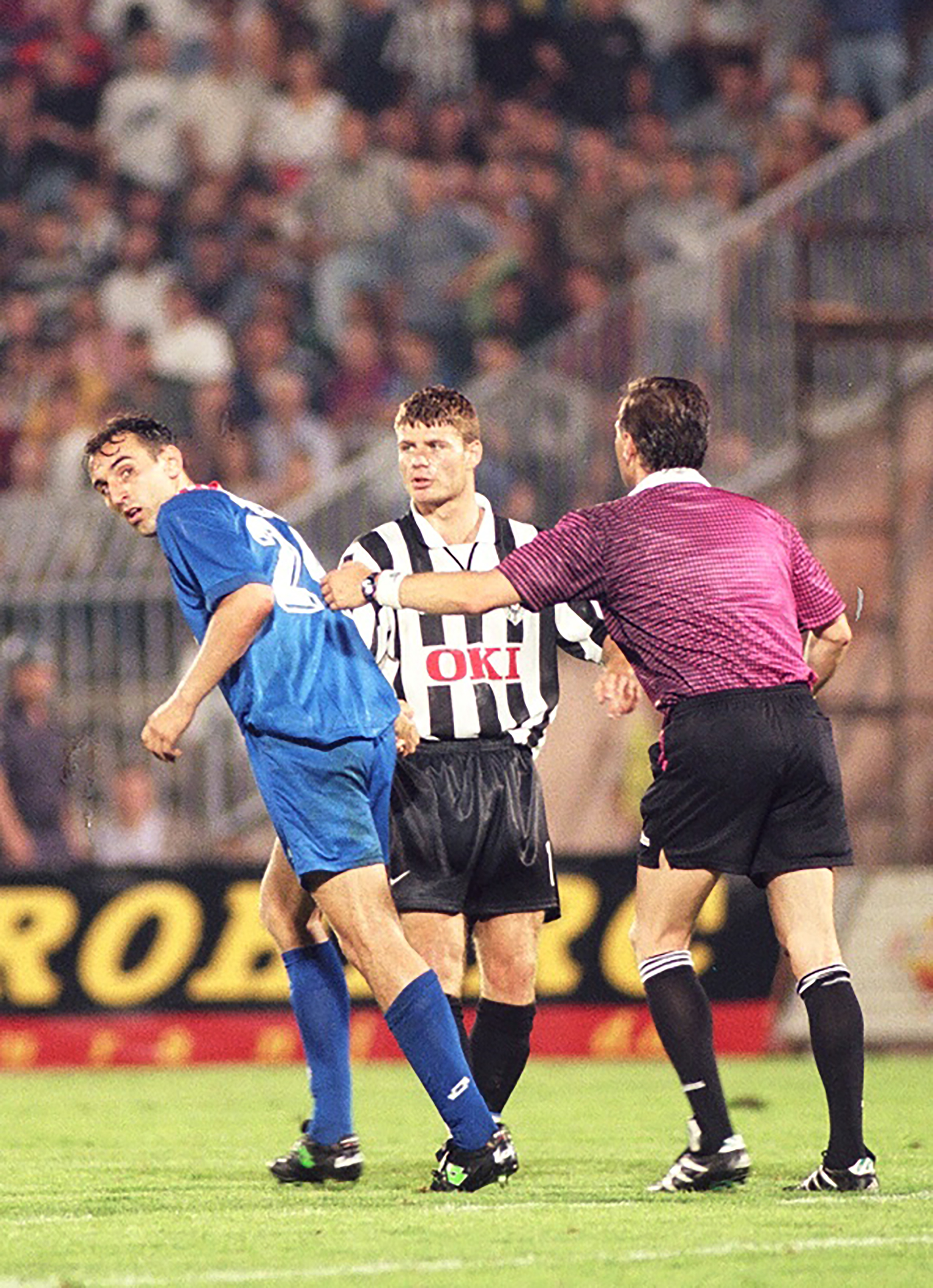 Champions League-First qualifying round-1st leg-Season 1998/1999
FK Partizan v Croatia Kroacija (Dinamo Zagreb)
Dragan Isailovic (C) and Igor Cvitanovic (L)
Beograd, 23.07.1998.
Foto: Miroslav Todorovic/Starsport.rs©