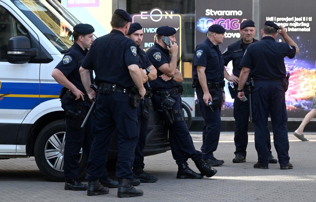 15.08.2023., Zagreb - Jake policijske snage osiguravaju centar grada uoci utakmice 3. pretkola UEFA Lige prvaka GNK Dinama - AEK. Photo: Marko Lukunic/PIXSELL