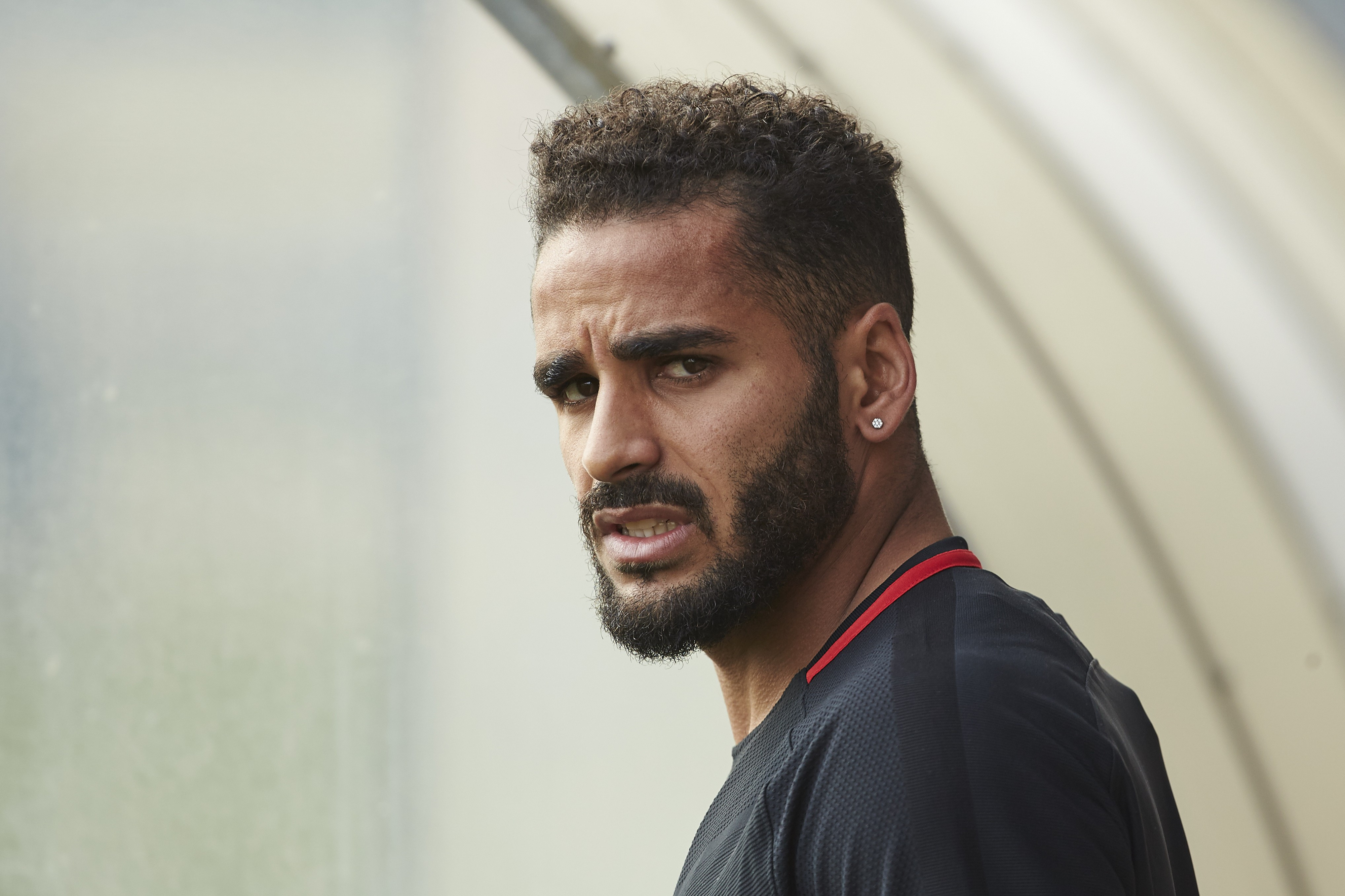 epa06084365 FC Barcelona's player Douglas Pereira arrives for an open training session at the Joan Gamper sports complex in Barcelona, Spain, 13 July 2017.  EPA/Alejandro Garcia