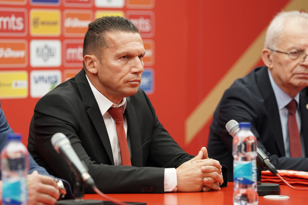 Beograd, 29. maja 2023 - Novi trener fudbalera Crvene zvezde, izraelski stručnjak, Barak Bahar, predstavljen je danas na stadionu Rajko Mitić. FOTO TANJUG/ STRAHINJA AĆIMOVIĆ/bs