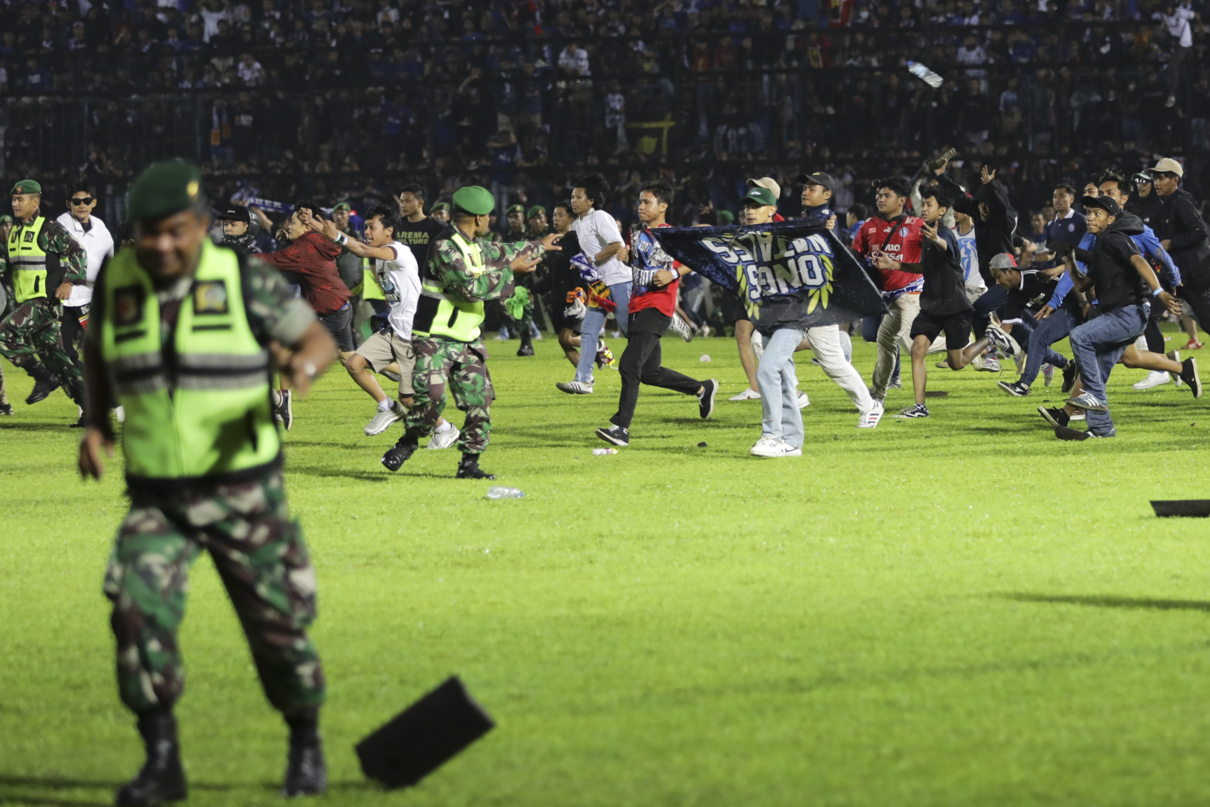 At least 127 people killed during riot following a soccer game in Malang