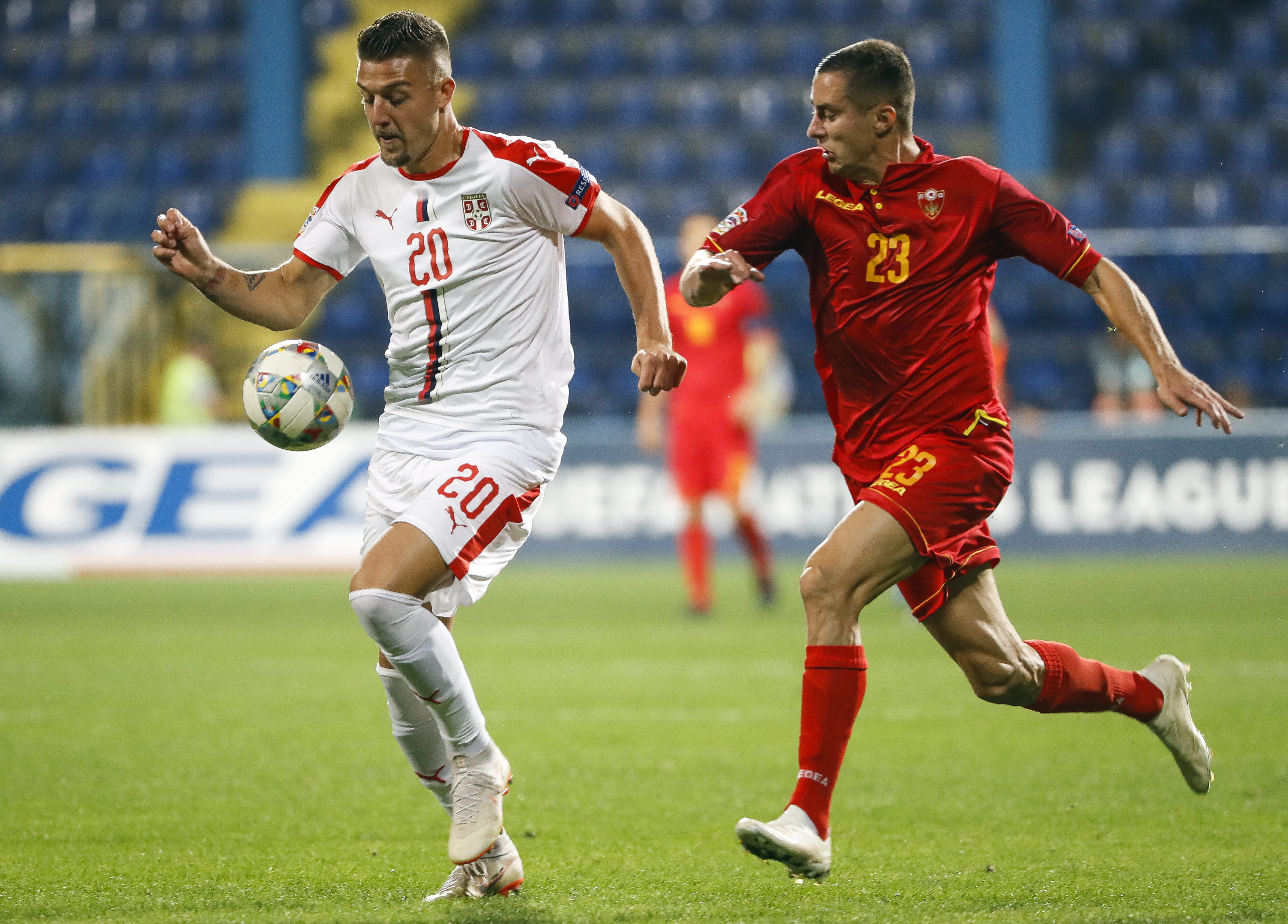 Fudbal Football - UEFA Nations League Group Stage - League C - Group 4
Crna Gora v Srbija 
Sergej Milinkovic-Savic (L) and Adam Marusic
Podgorica, 11.10.2018.
foto: Srdjan Stevanovic/Starsportphoto ©
