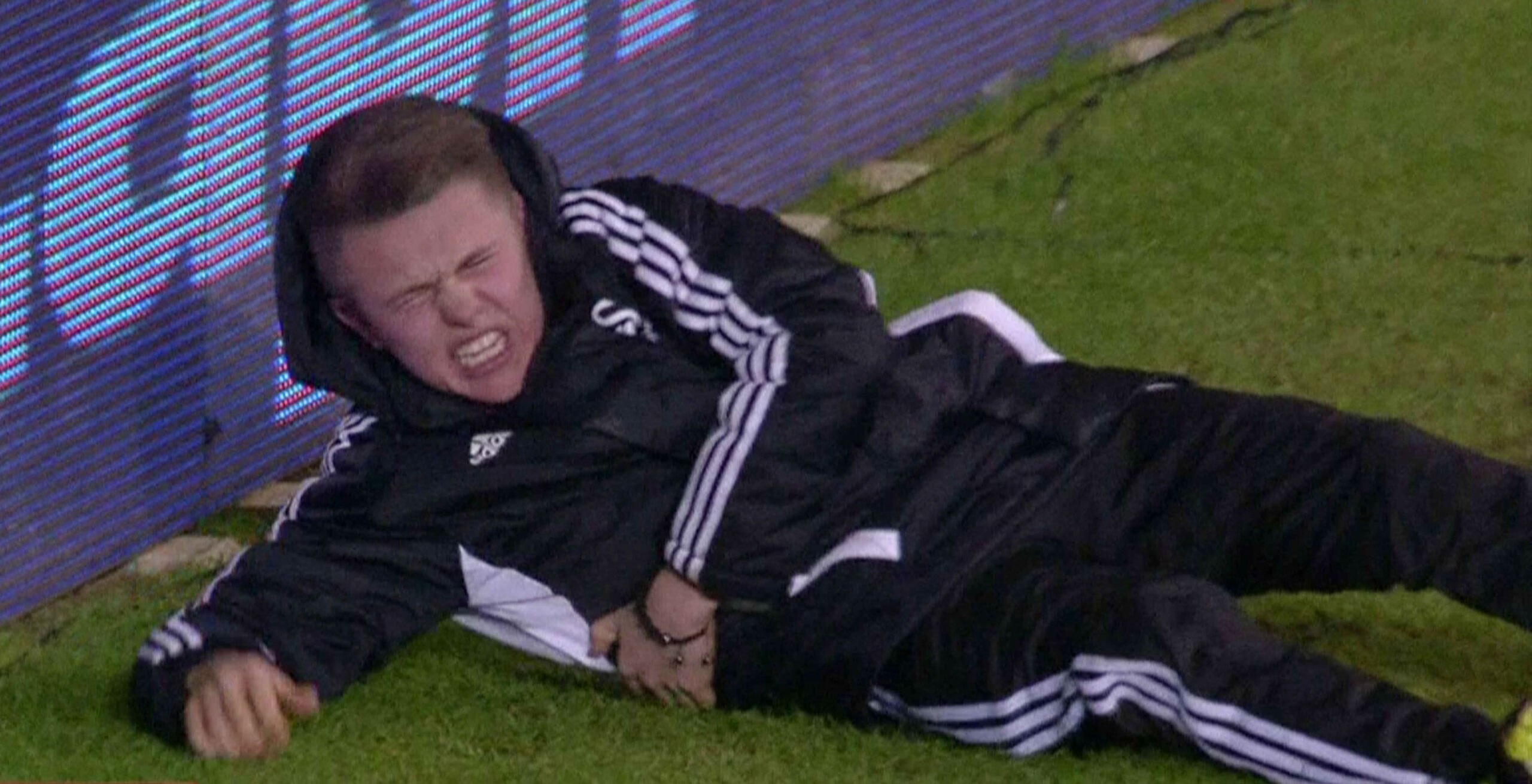 23.01.13
Chelsea midfielder Eden Hazard kicks a ball boy during the Capital One Cup semi-final at Swansea.
Pictured: Charlie Morgan,Image: 152195709, License: Rights-managed, Restrictions: , Model Release: no, Credit line: SKY SPORTS / Planet / Profimedia