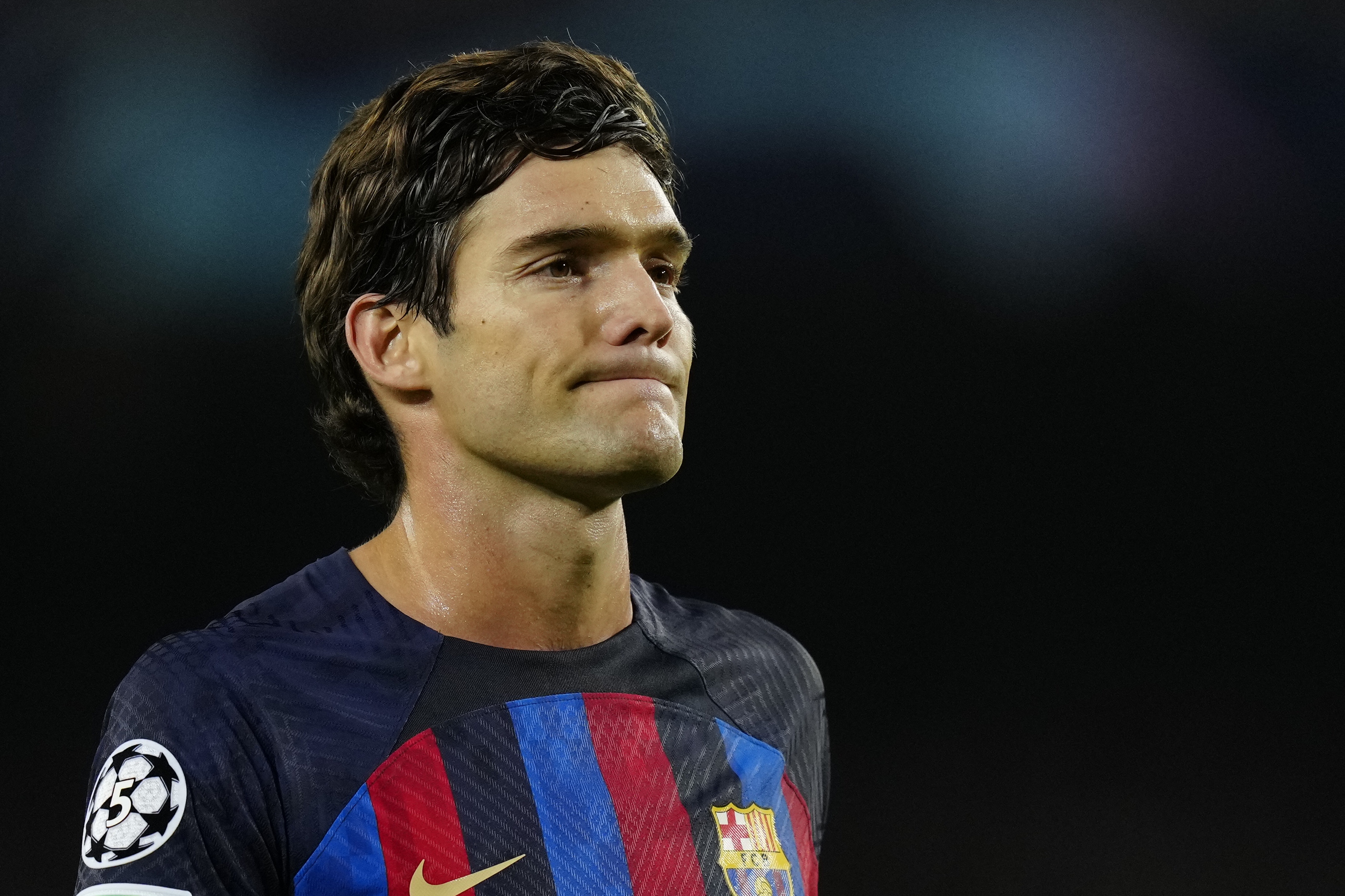 epa10267962 FC Barcelona's Marcos Alonso reacts during the UEFA Champions League group C soccer match between FC Barcelona and FC Bayern Munich at Camp Nou stadium in Barcelona, Spain, 26 October 2022.  EPA-EFE/Enric Fontcuberta
