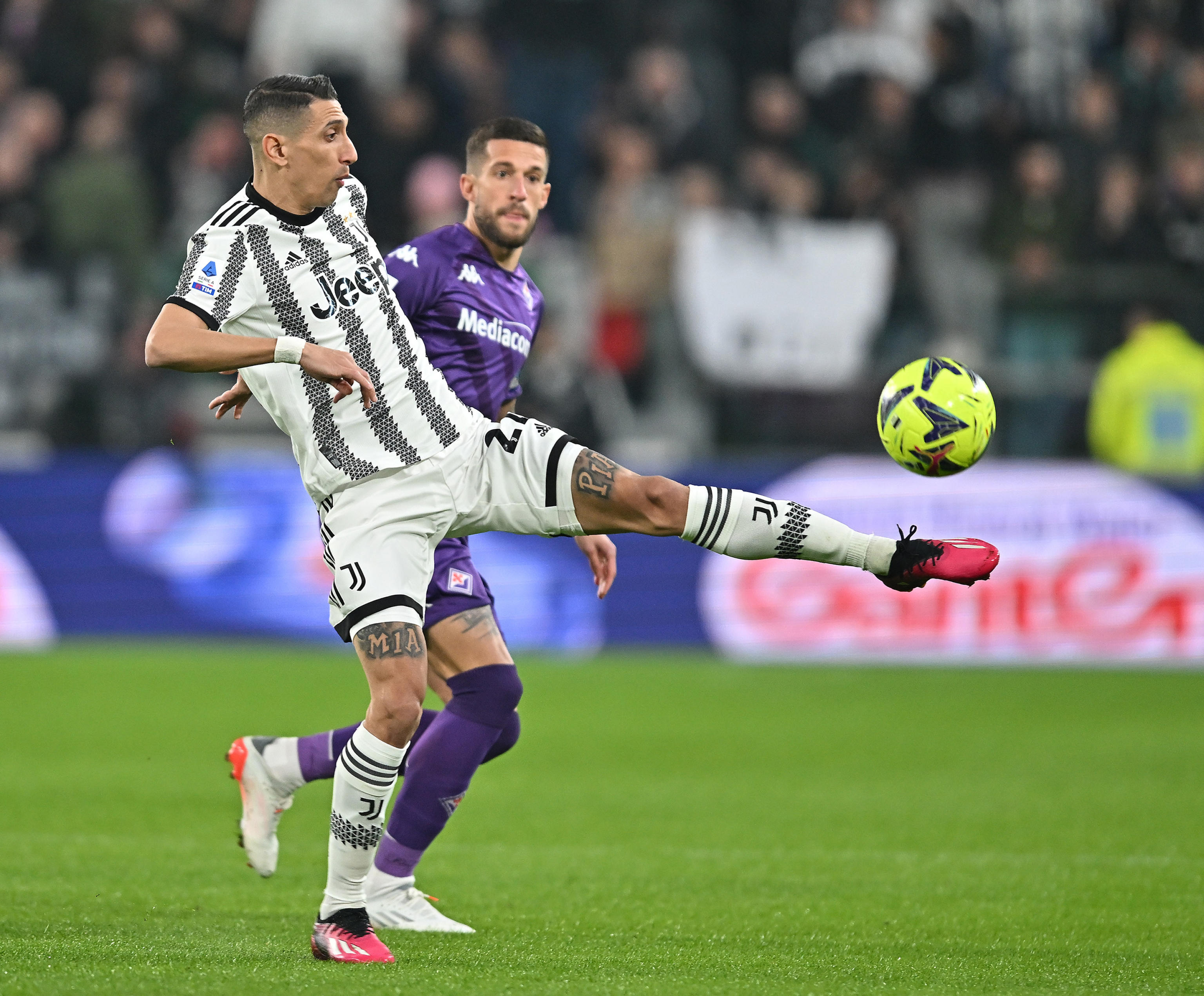 epa10463559 Juventus' Angel Di Maria in action during the Italian Serie A soccer match between Juventus FC and ACF Fiorentina in Turin, Italy, 12 February 2023.  EPA-EFE/ALESSANDRO DI MARCO