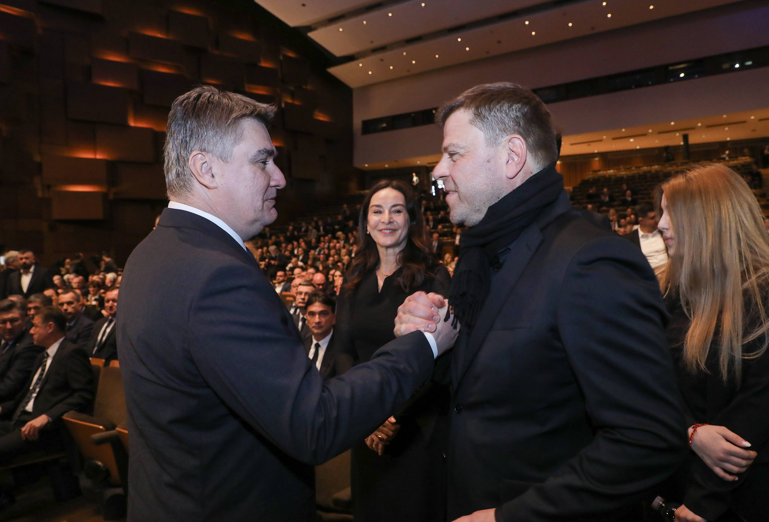 Zagreb, 15.02.2023 - Komemoracija Miroslavu Ciri Blazevicu odrzana je danas u KD Vatroslav Lisinski u Zagrebu. Na fotografiji predsednik hrvatske Zoran Milanovic i sin Cire Blazevica, Miro Blazevic. (BETAPHOTO/HINA/Lana SLIVAR DOMINIC)
