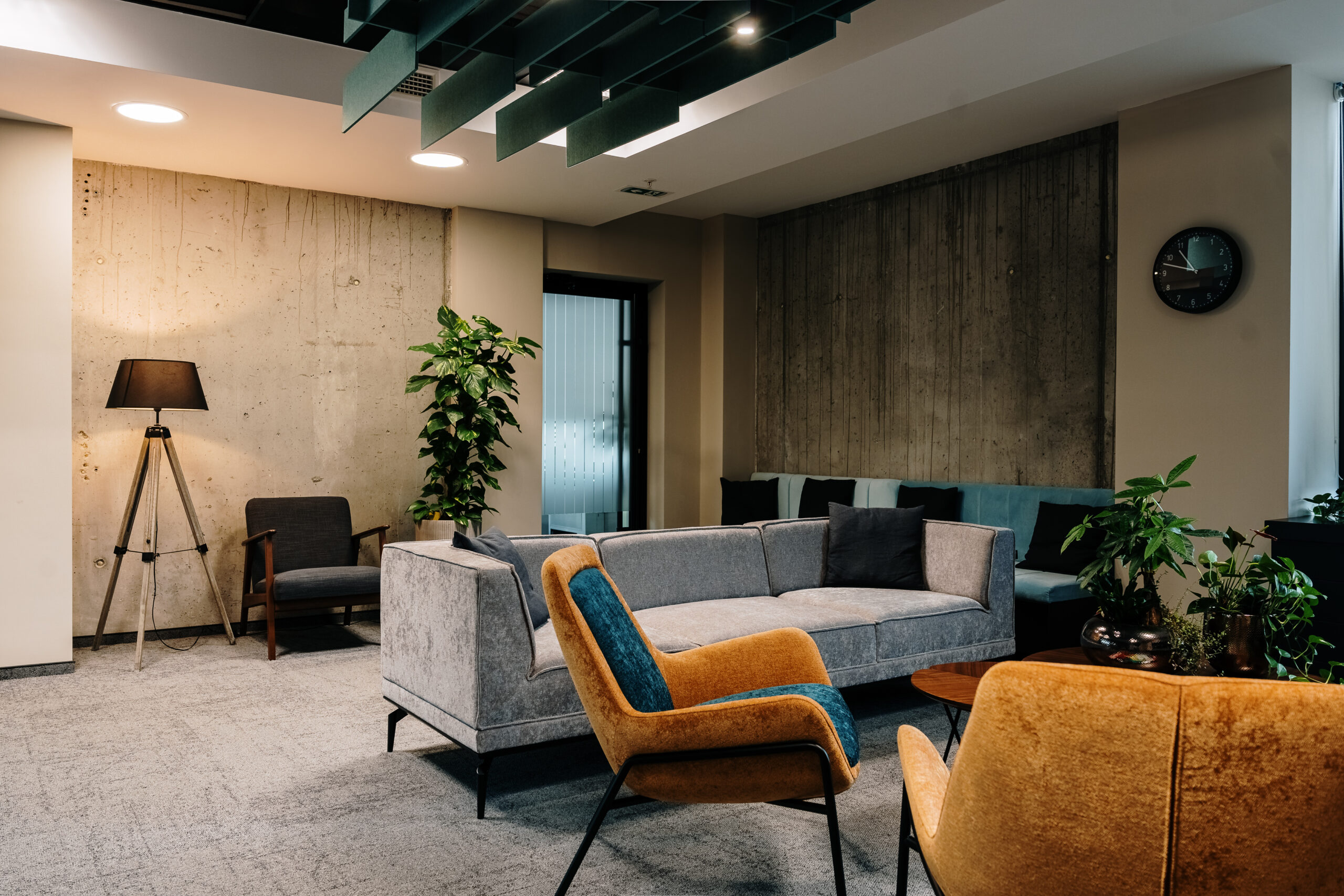 1670505036-United-Cloud-living-room-scaled.jpg