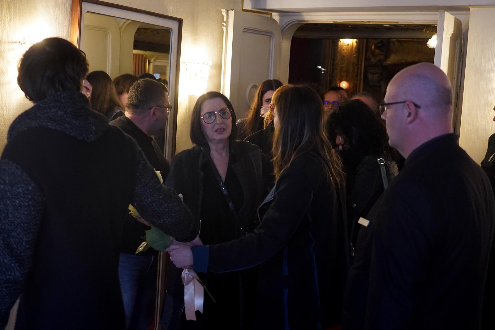 Zagreb: Supruga Massima Savića u suzama  na komemoraciji
