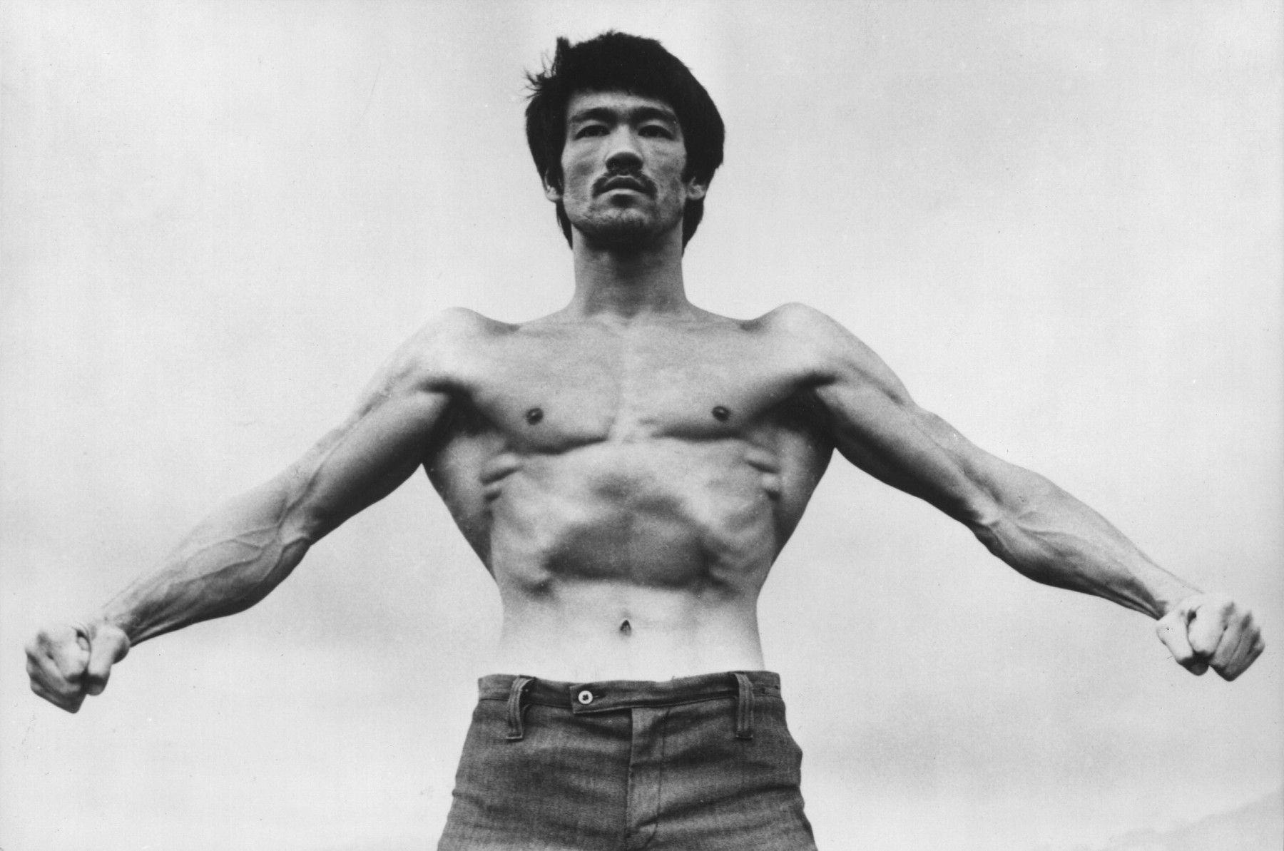 BRUCE LEE (1940-1973) ACTOR     Date:,Image: 43081266, License: Rights-managed, Restrictions: , Model Release: no, Credit line: Rights Managed / Mary Evans Picture Library / Profimedia