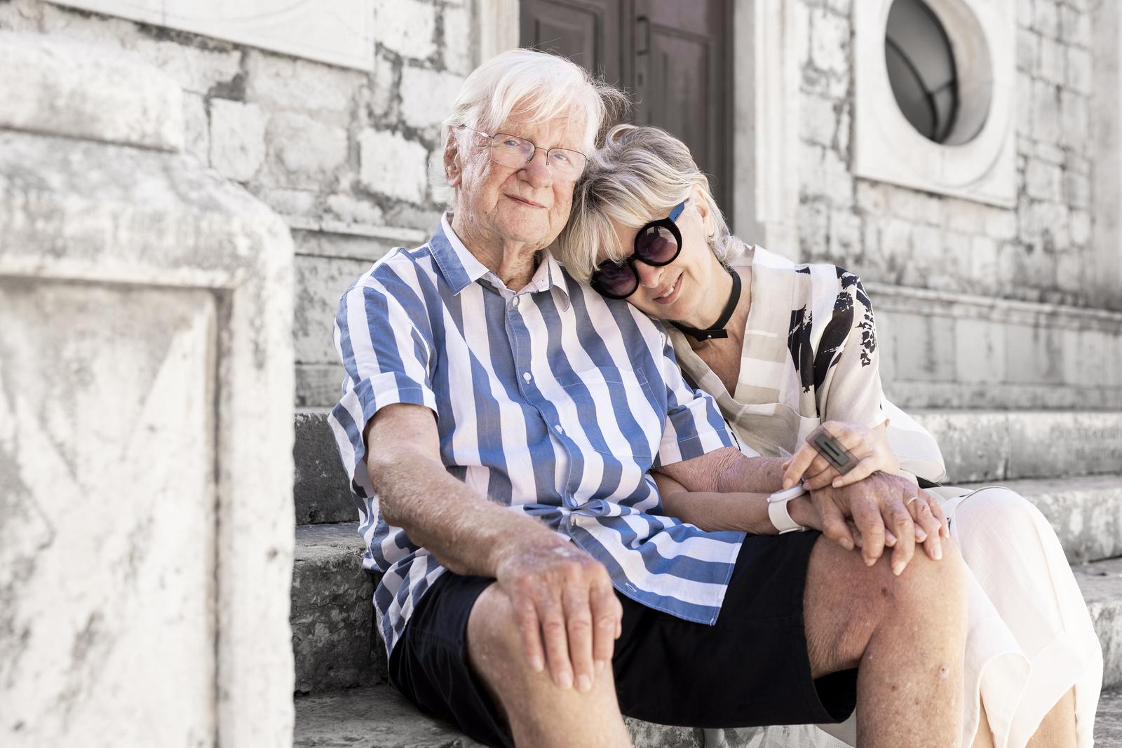 12.07.2022., Stari Grad, Hvar - Legendarni TV voditelj Sasa Zalepugin i njegova supruga Tihana. Photo: Milan Sabic/PIXSELL