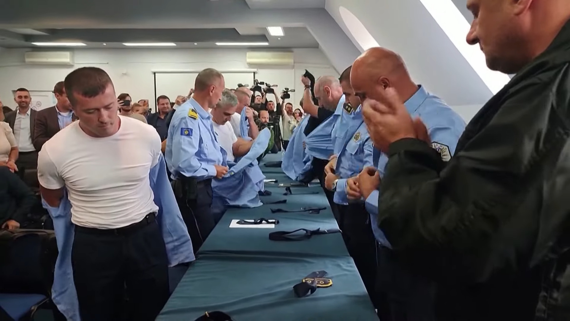 Koliko (nas) košta izlazak iz kosovskih institucija, prilog, emisija Među nama, Medju nama Foto: Nova S