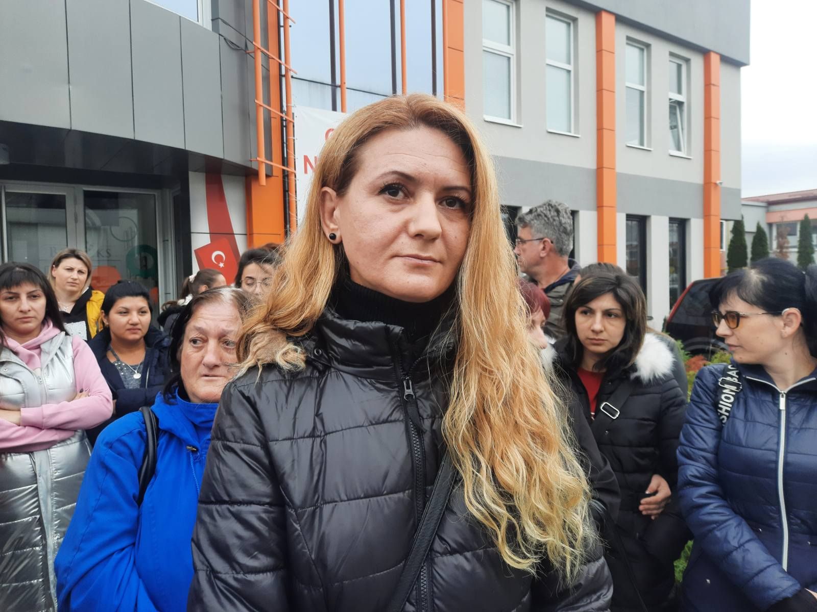 protest radnica ispred turske fabrike u Kraguejvcu