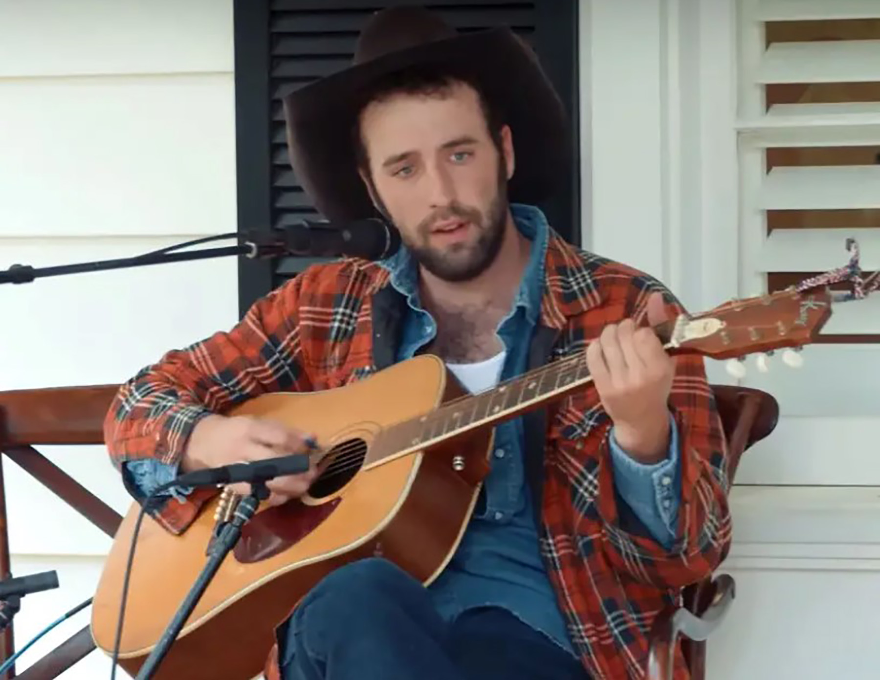 Luke Bell, kantri muzičar, pevač