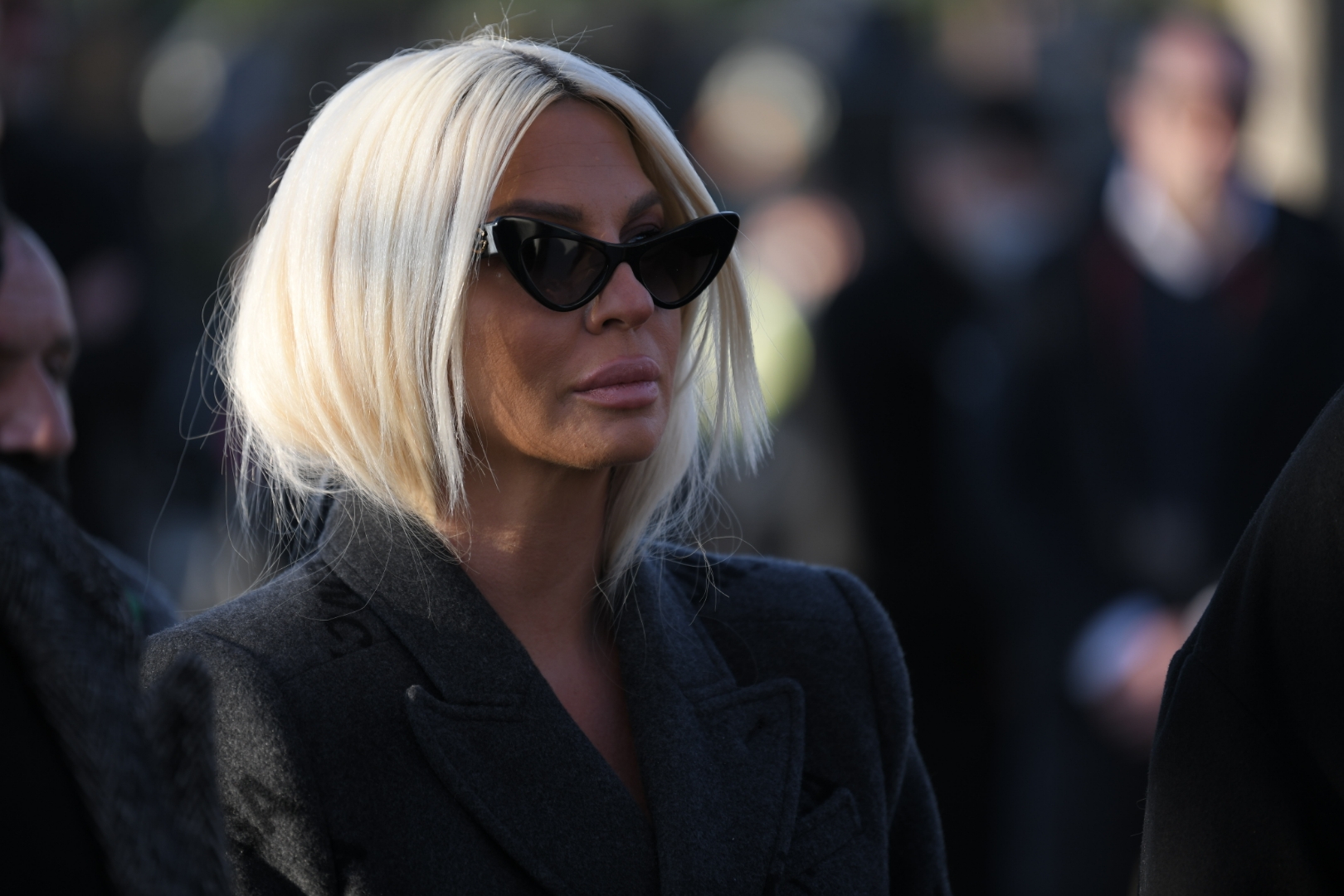 Beograd 11. novembar 2021. Sahrana pevaca Marinka Rokvica na Bezanijskom groblju Foto:Dragan Mujan/Nova.rs