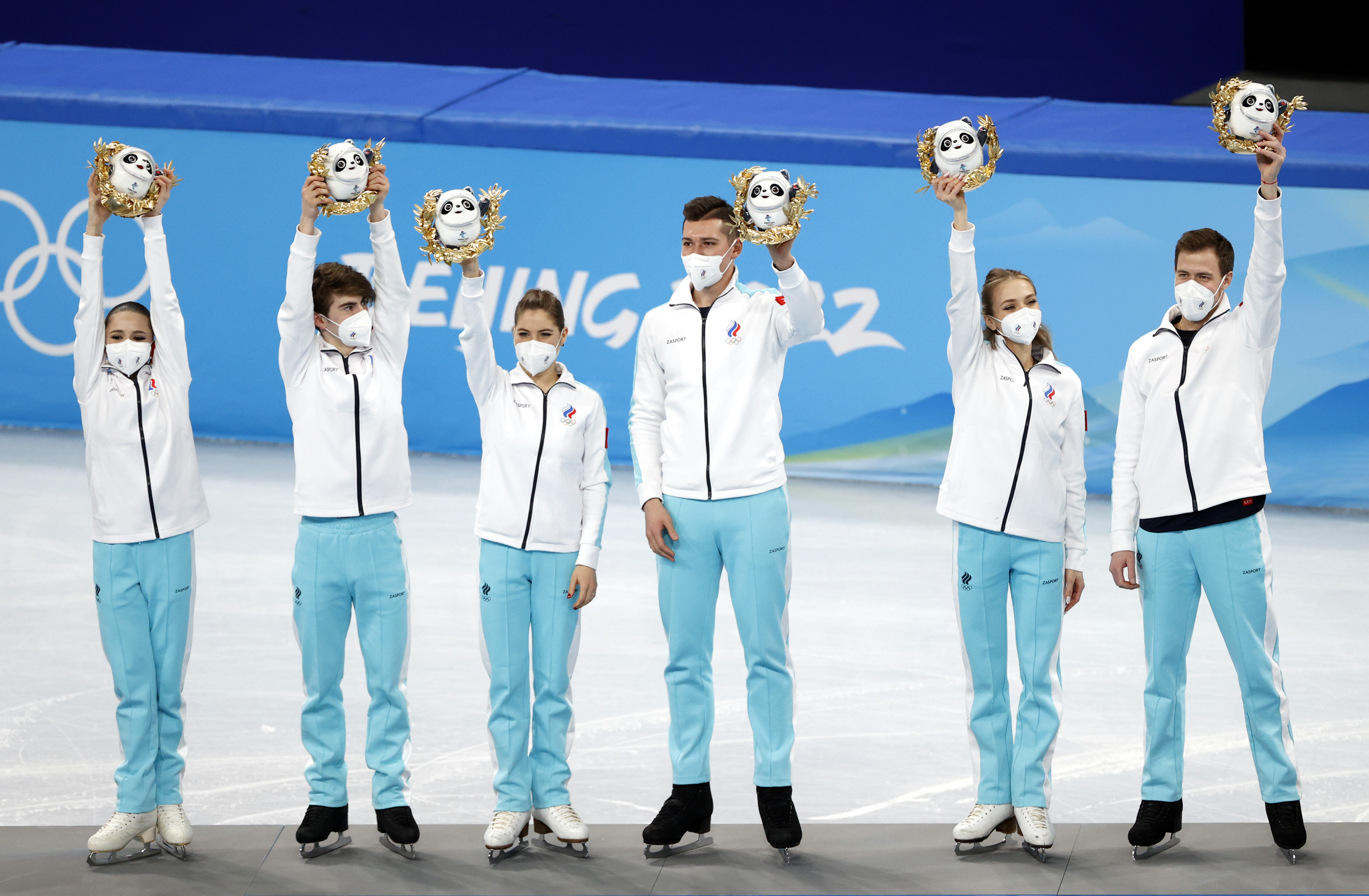 epa09734435 Gold medalists team Russia celebrate during the medal ceremony of Figure Skating Team Event at the Beijing 2022 Olympic Games, Beijing, China, 07 February 2022.  EPA-EFE/HOW HWEE YOUNG