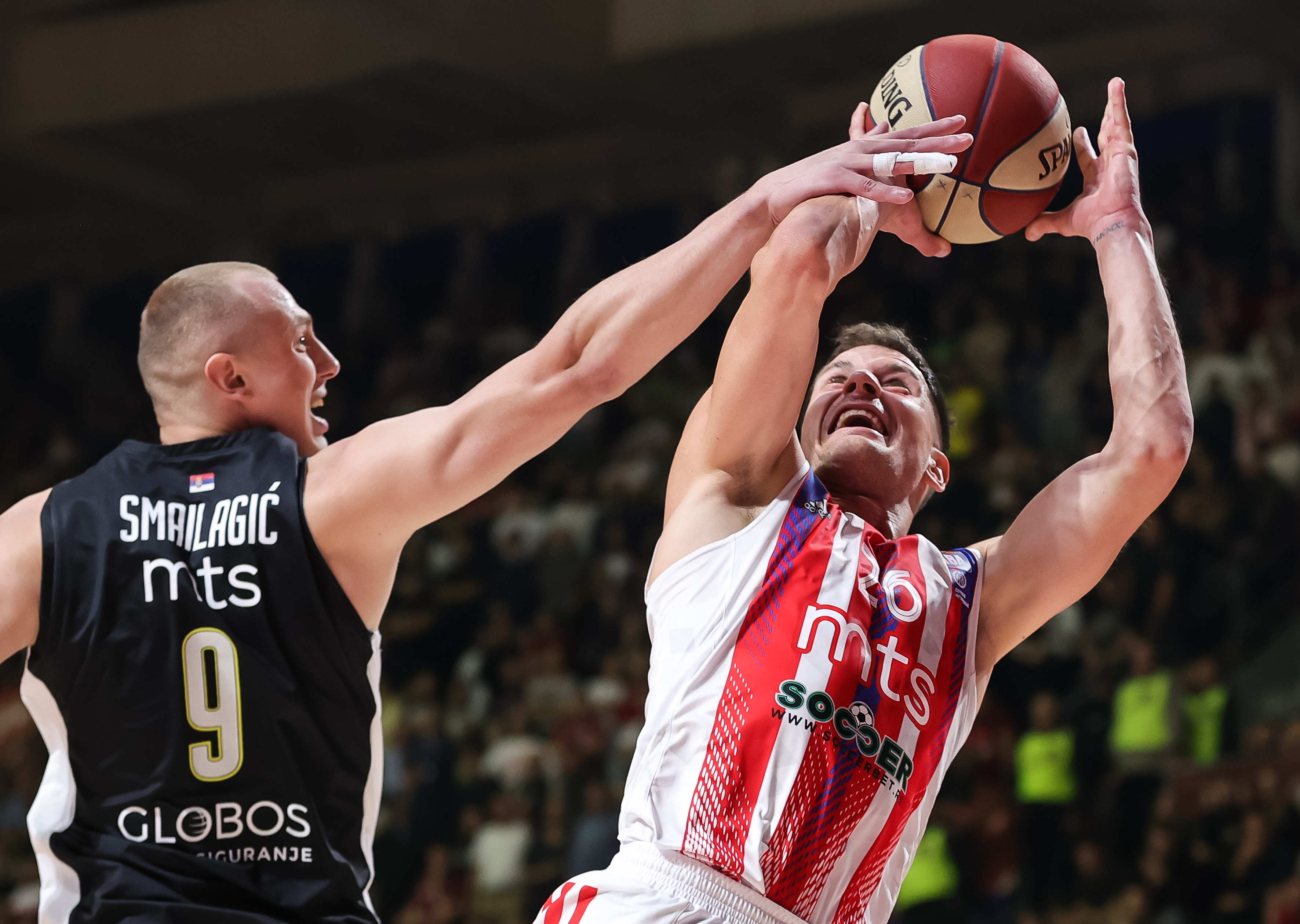 during the 2022/2023 Aba League match between Crvena Zvezda mts Belgrade and Partizan Mozzart Bet at Aleksandar Nikolic Hall on November 28, 2022 in Belgrade, Serbia. (Photo by Srdjan Stevanovic/Starsport.rs ©)