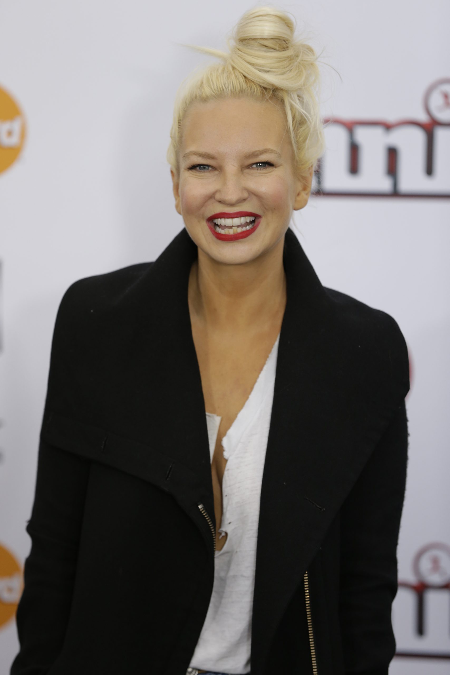 epa04519625 Australian singer-songwriter, Sia Kate Isobelle Furler, attends the World Premiere of 'Annie' at the Ziegfeld theater in New York City, New York, USA, 07 December 2014.  EPA/PETER FOLEY