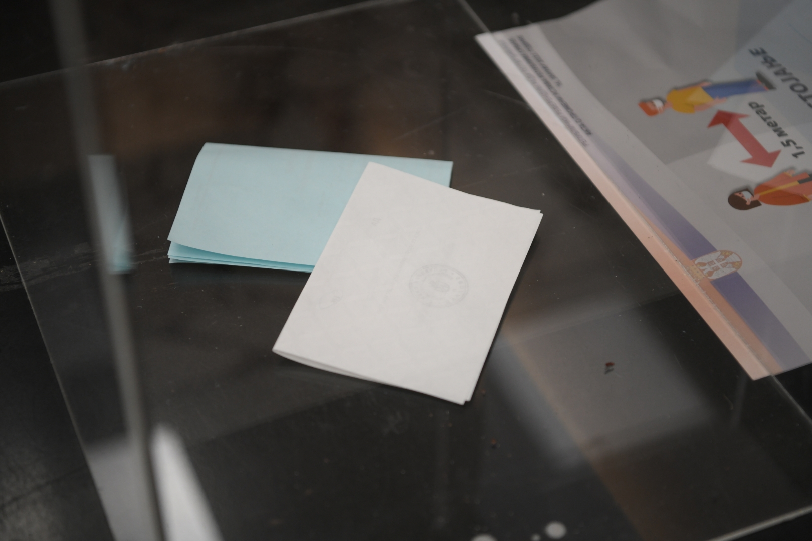 Beograd 16.01.2022. biračka kutija Referendum, biračko mesto, glasanje, promena ustava, ilustracija, izbori, glasačka kutija Foto: Dragan Mujan/Nova.rs