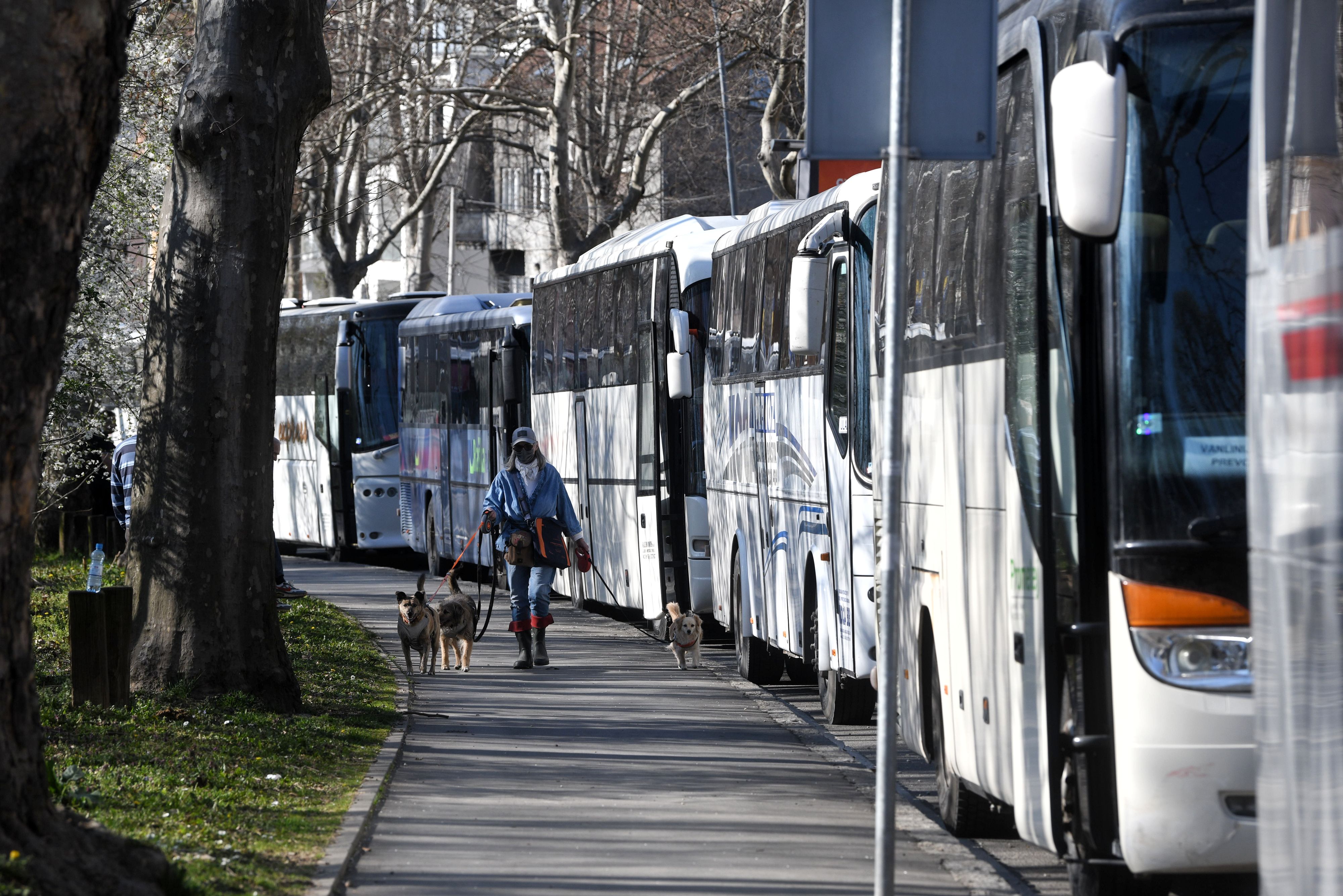 Beograd 27.03.2022. Autobusi pristalica Pokreta Socijalista Aleksandra Vulina, POkret Socijalista, Aleksandar Vulin, bus, busevi, izbori, miting, pristalice Foto: Filip Krainčanić/Nova.rs
