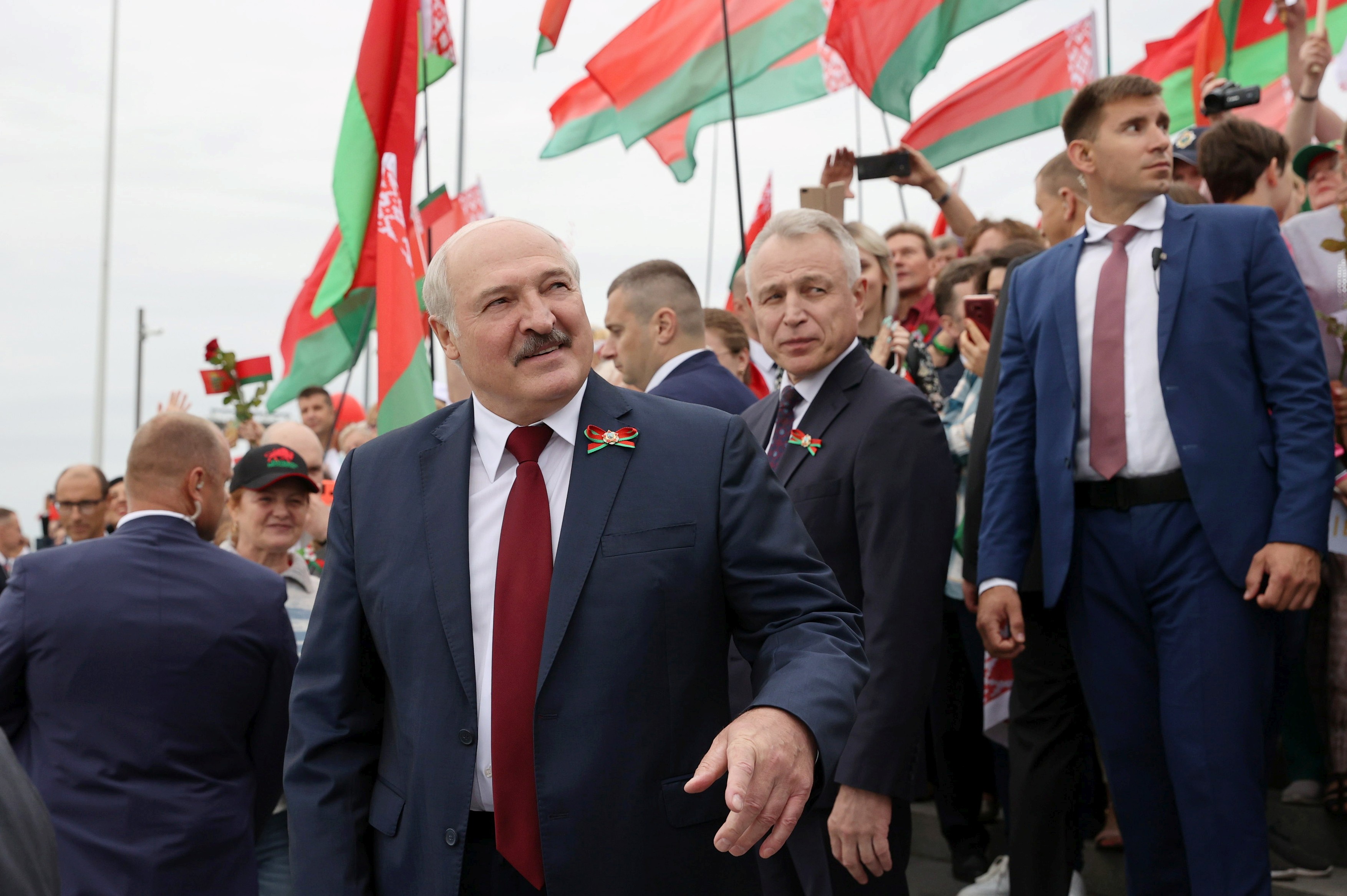 President Lukashenko visits Mound of Glory on Belarus' Independence Day
