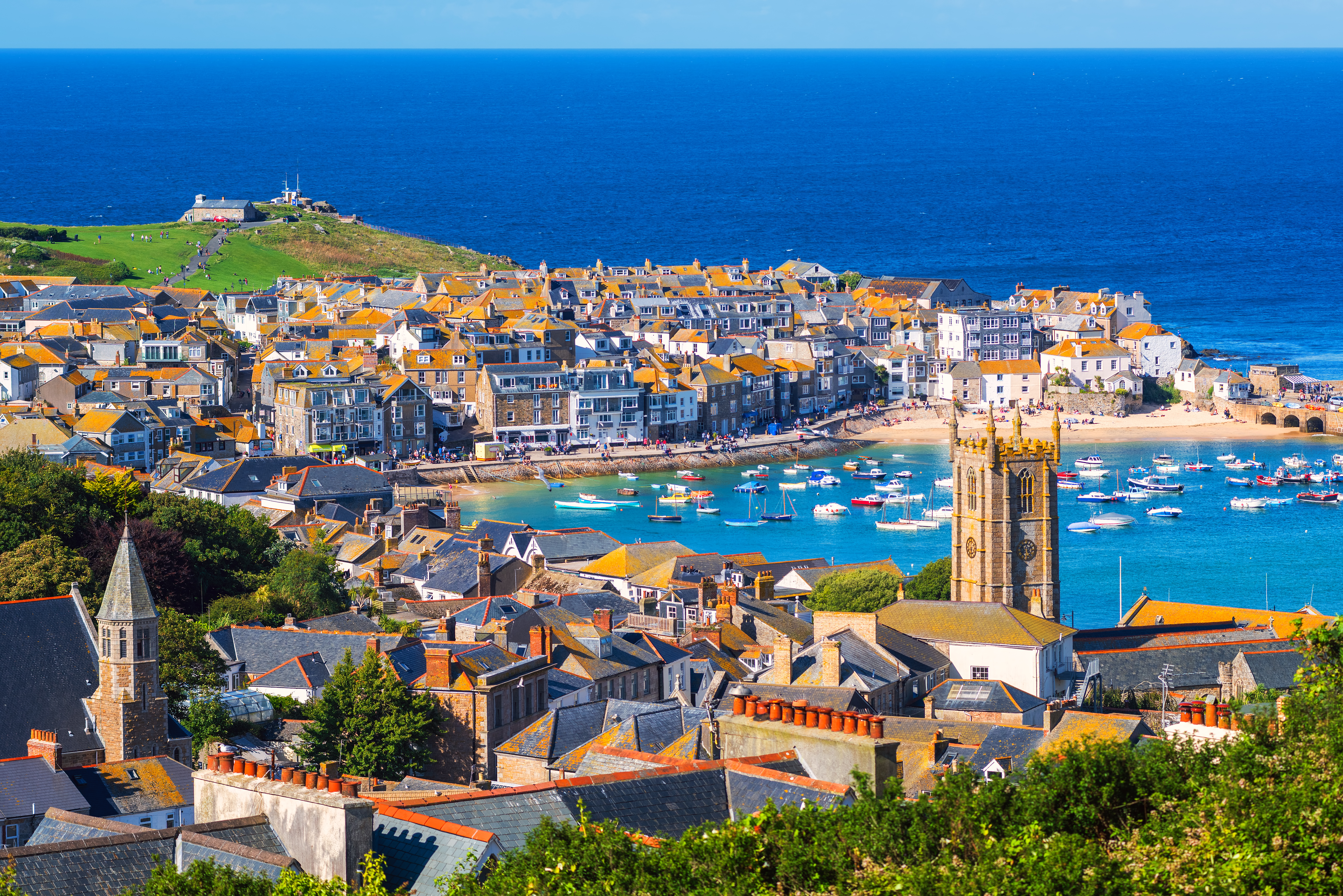 Picturesque,St,Ives,,A,Popular,Seaside,Town,And,Port,In