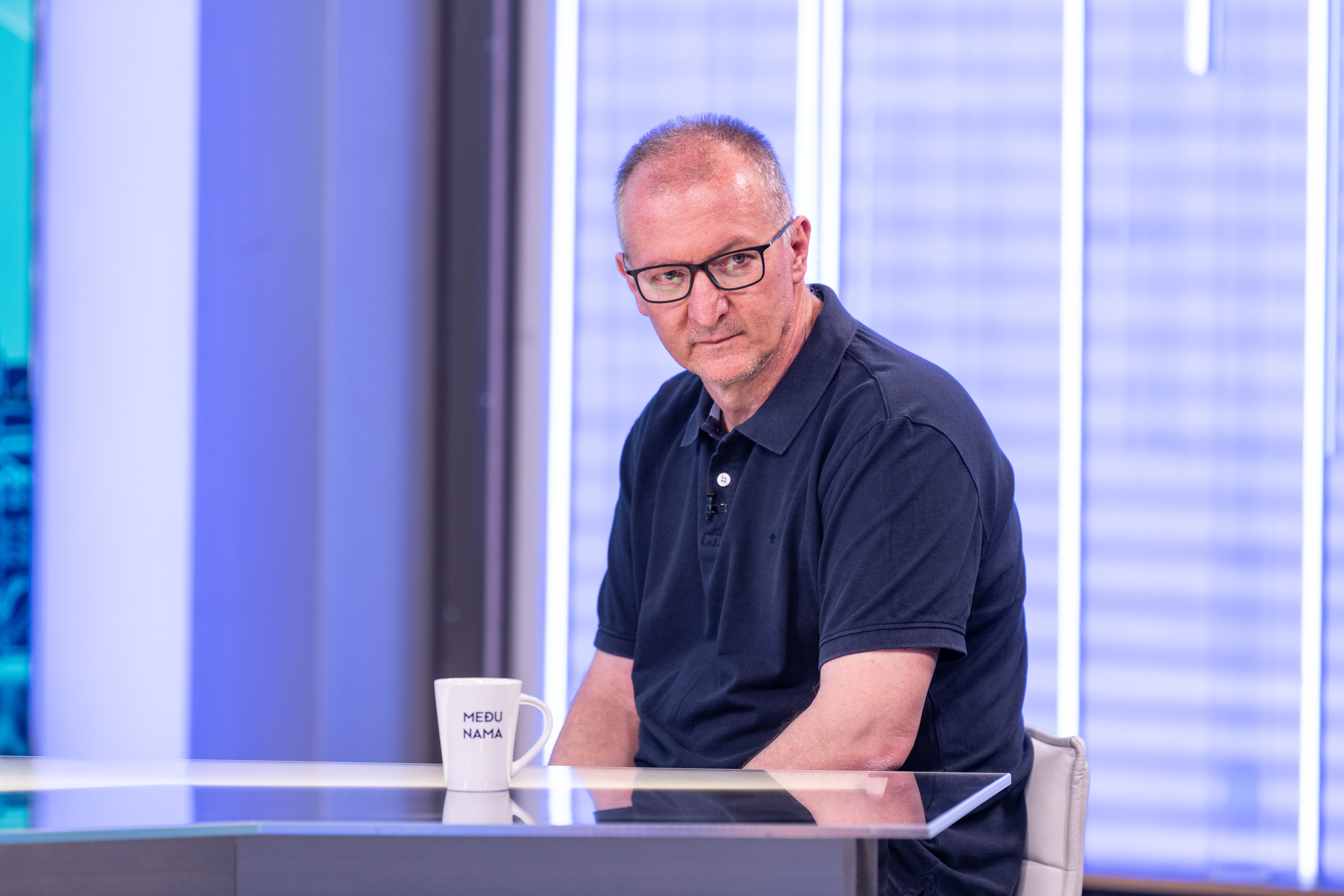 Među nama - Dejan Ilić