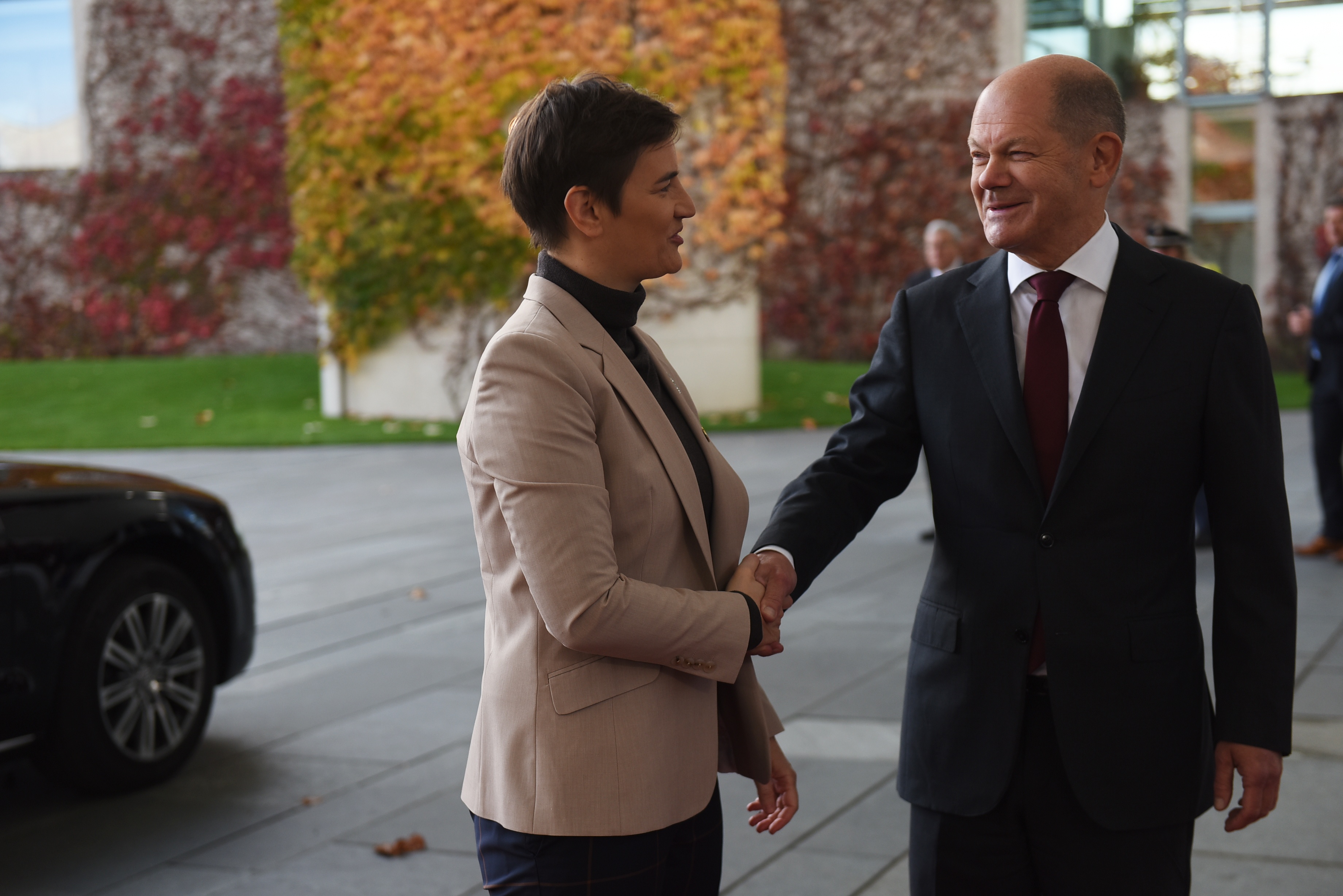 ANA BRNABIC, OLAF SOLC