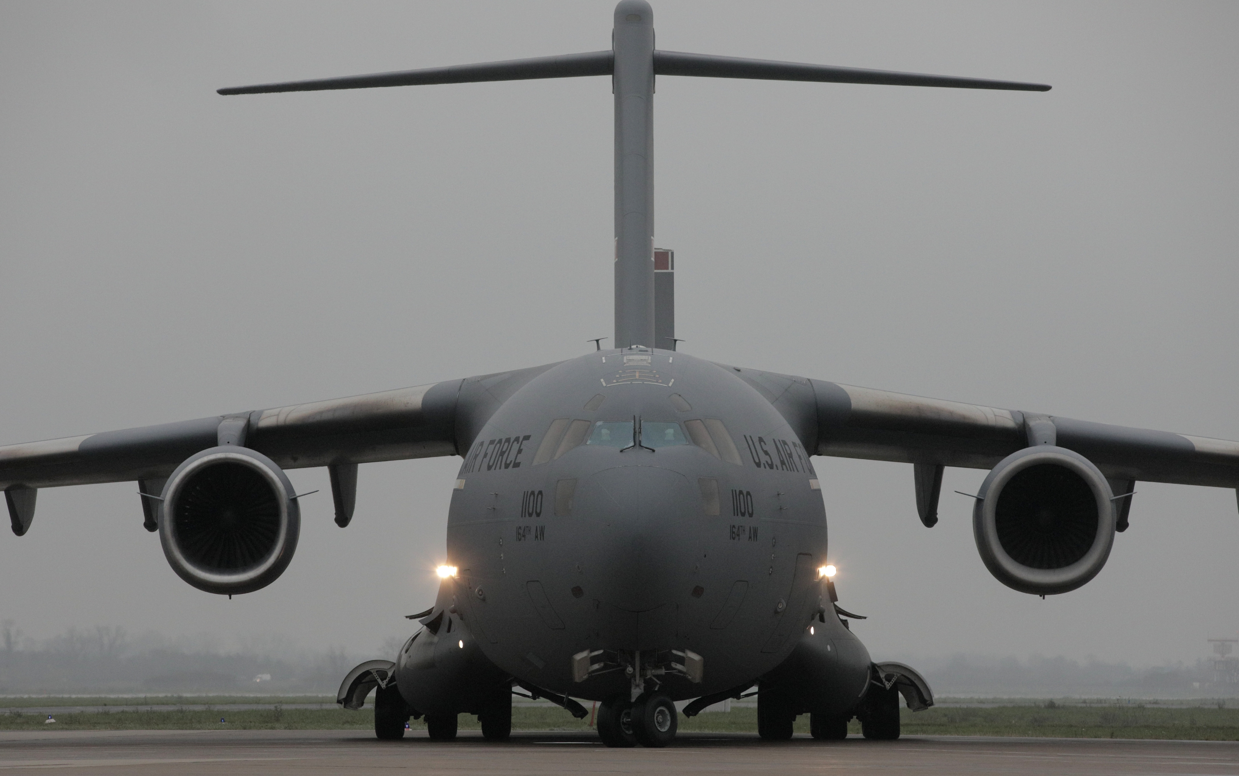TRANSPORTNI AVION VAZDUHOPLOVNIH SNAGA SAD