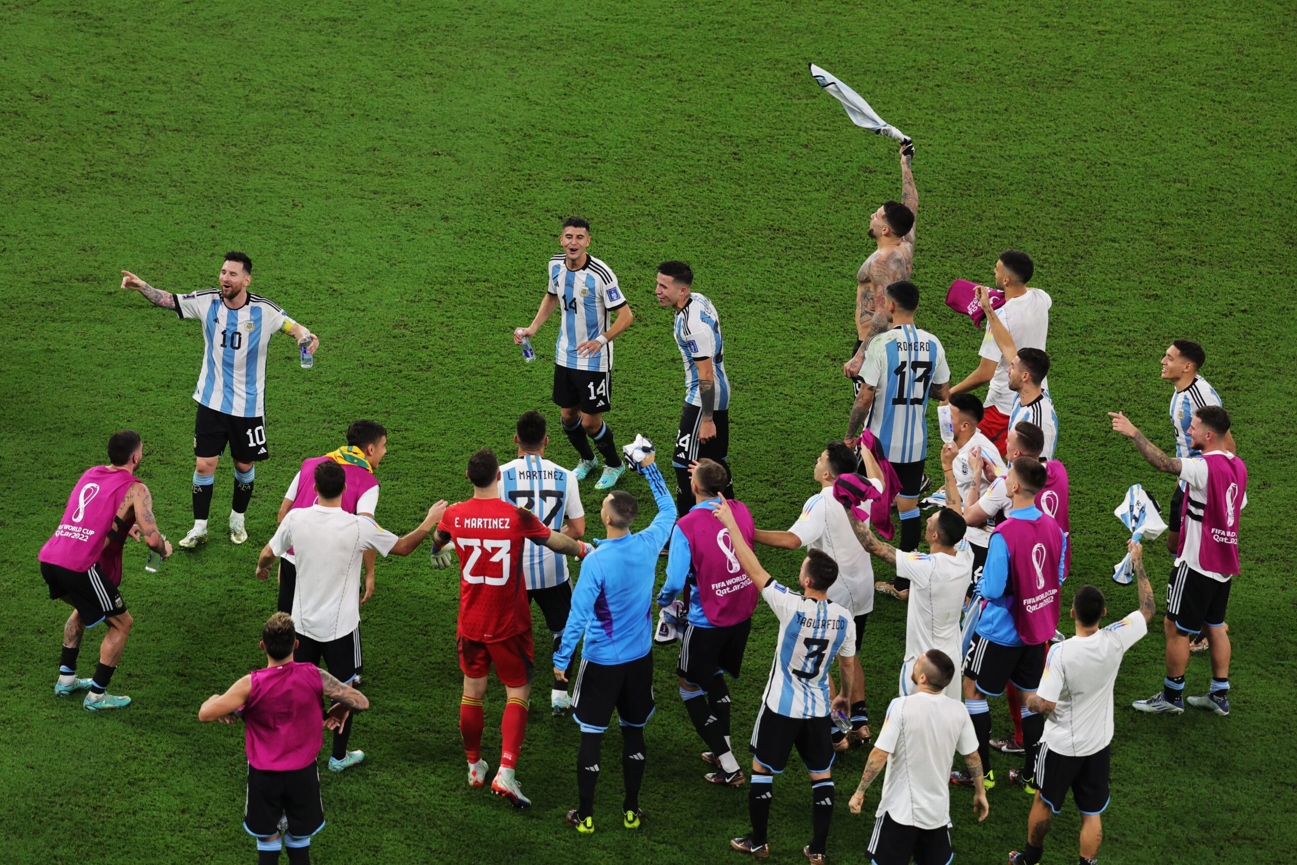 epa10347045 Players of Argentina cheer their fans after the FIFA World Cup 2022 round of 16 soccer match between Argentina and Australia at Ahmad bin Ali Stadium in Doha, Qatar, 03 December 2022.  EPA-EFE/Abir Sultan