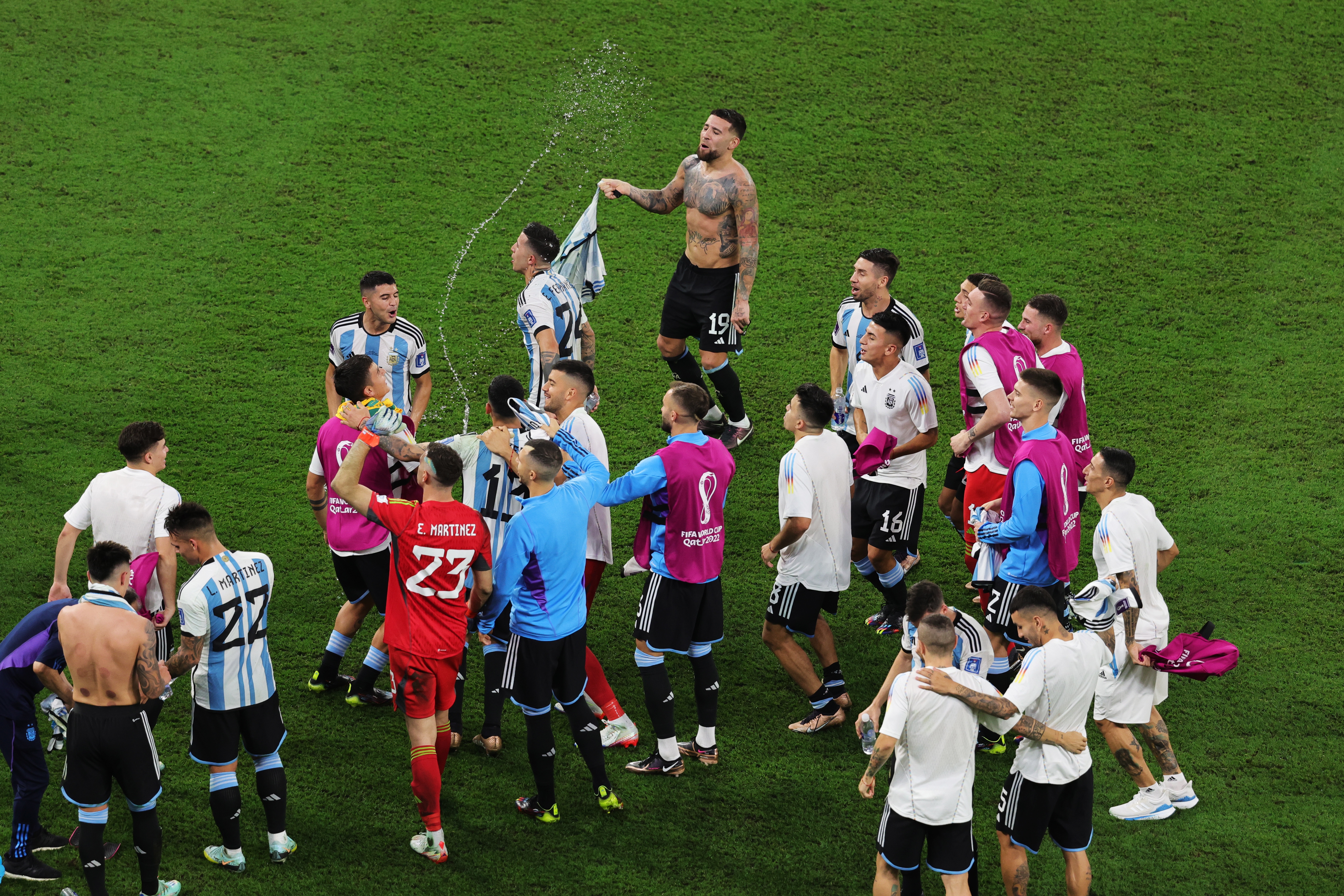 epa10347038 Players of Argentina cheer their fans after the FIFA World Cup 2022 round of 16 soccer match between Argentina and Australia at Ahmad bin Ali Stadium in Doha, Qatar, 03 December 2022.  EPA-EFE/Abir Sultan