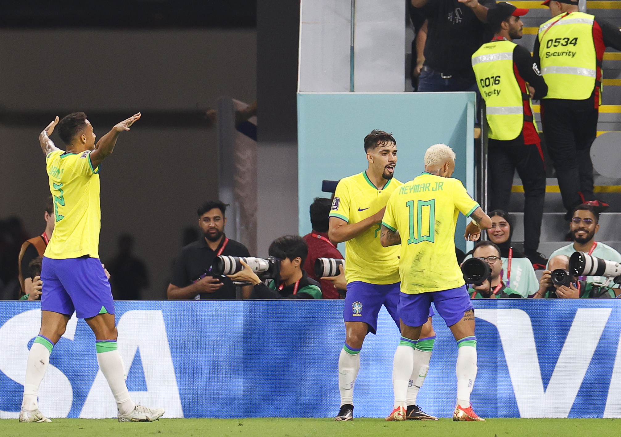 epa10350553 Lucas Paqueta (C) of Brazil celebrates with teammates after scoring the 4-0 lead during the FIFA World Cup 2022 round of 16 soccer match between Brazil and South Korea at Stadium 974 in Doha, Qatar, 05 December 2022.  EPA-EFE/Rungroj Yongrit