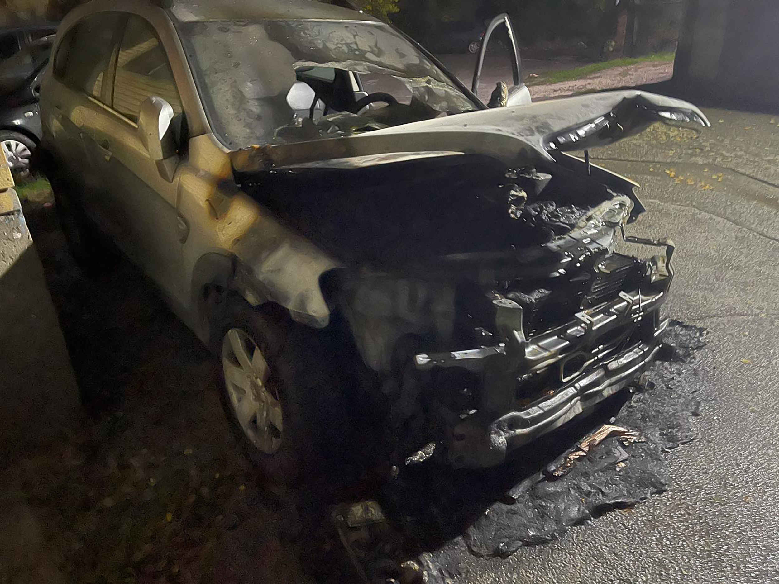 Noćas zapaljen još jedan automobil u K.Mitrovici, Kosovska Mitrovica