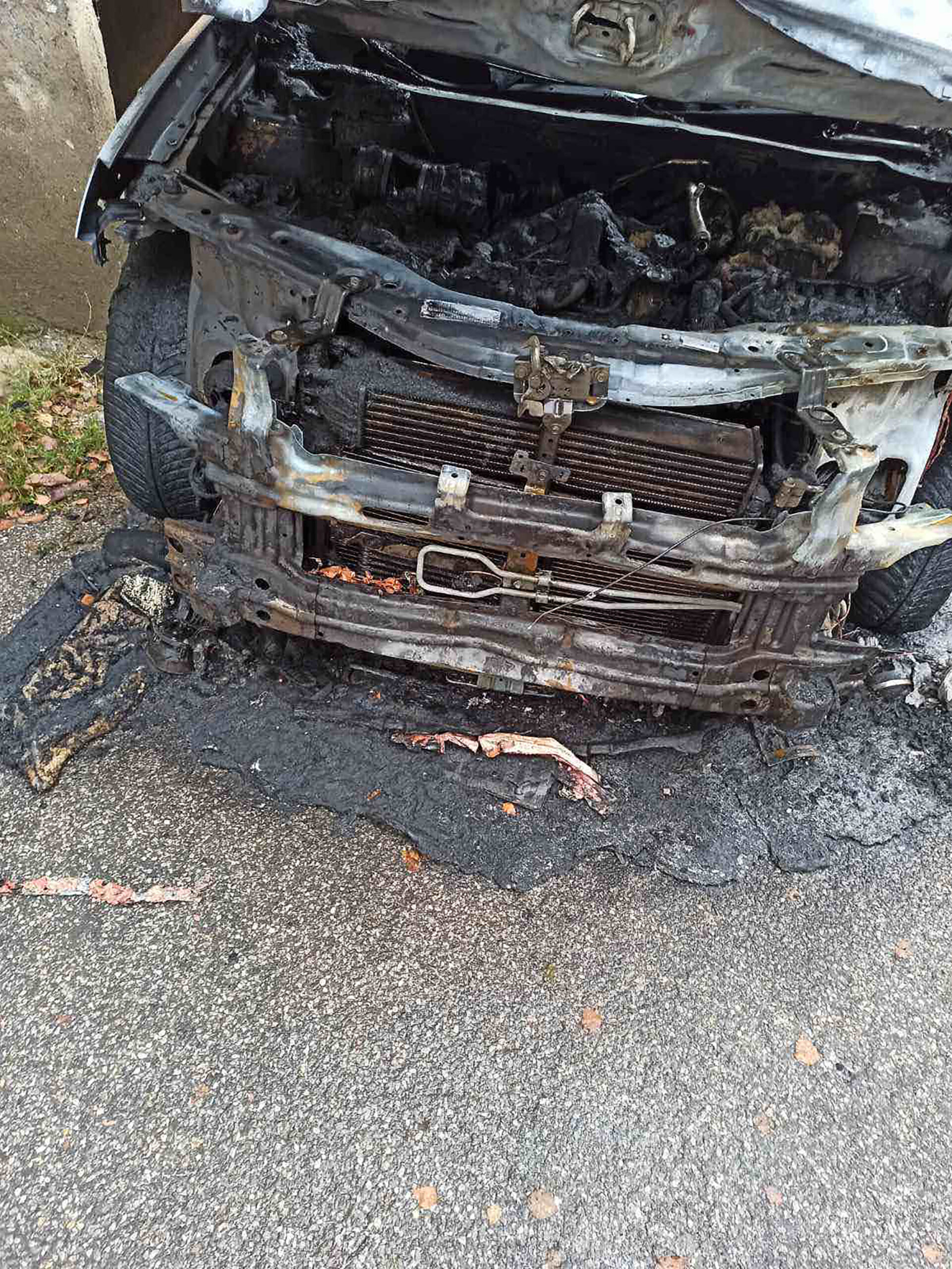 Noćas zapaljen još jedan automobil u K.Mitrovici, Kosovska Mitrovica