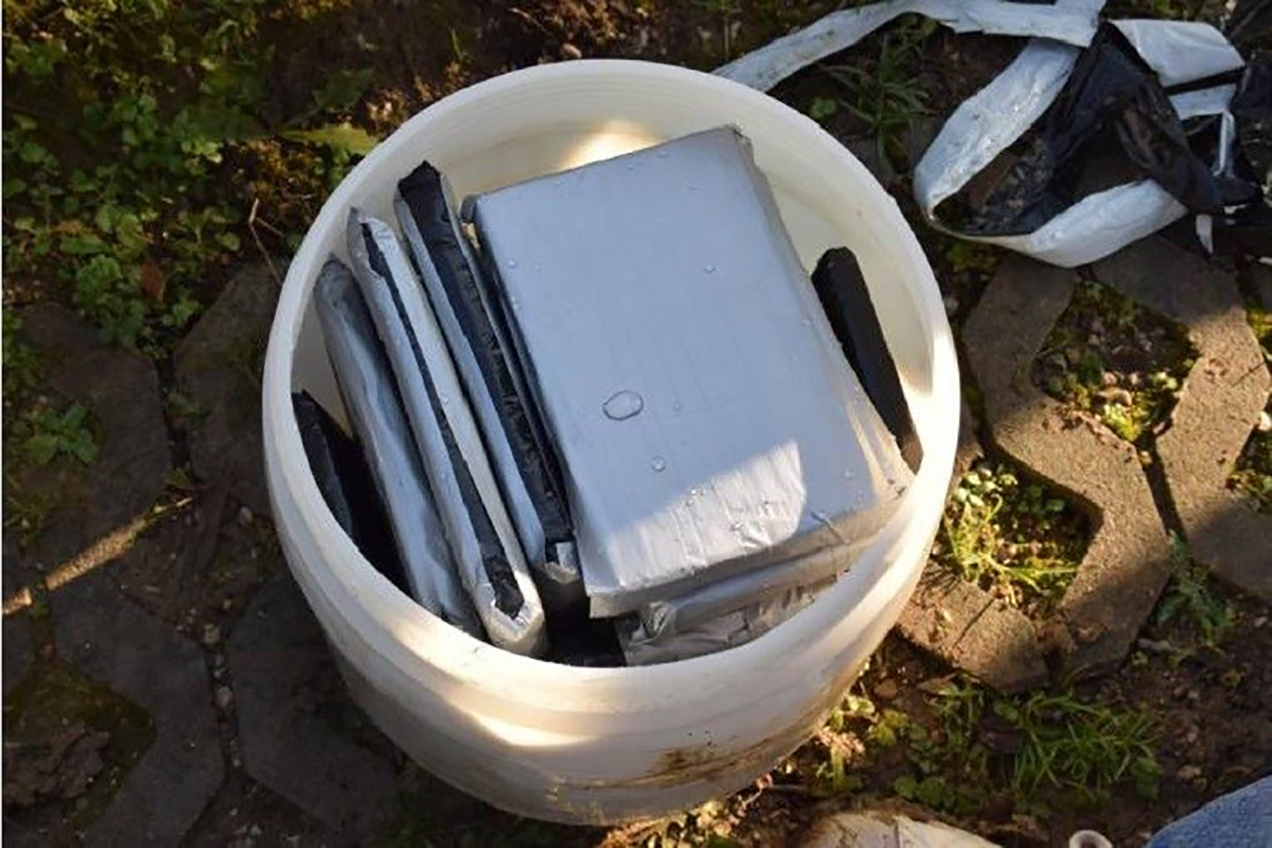 Policija na dva mjesta kod Zagreba pronašla preko 100 kila kokaina