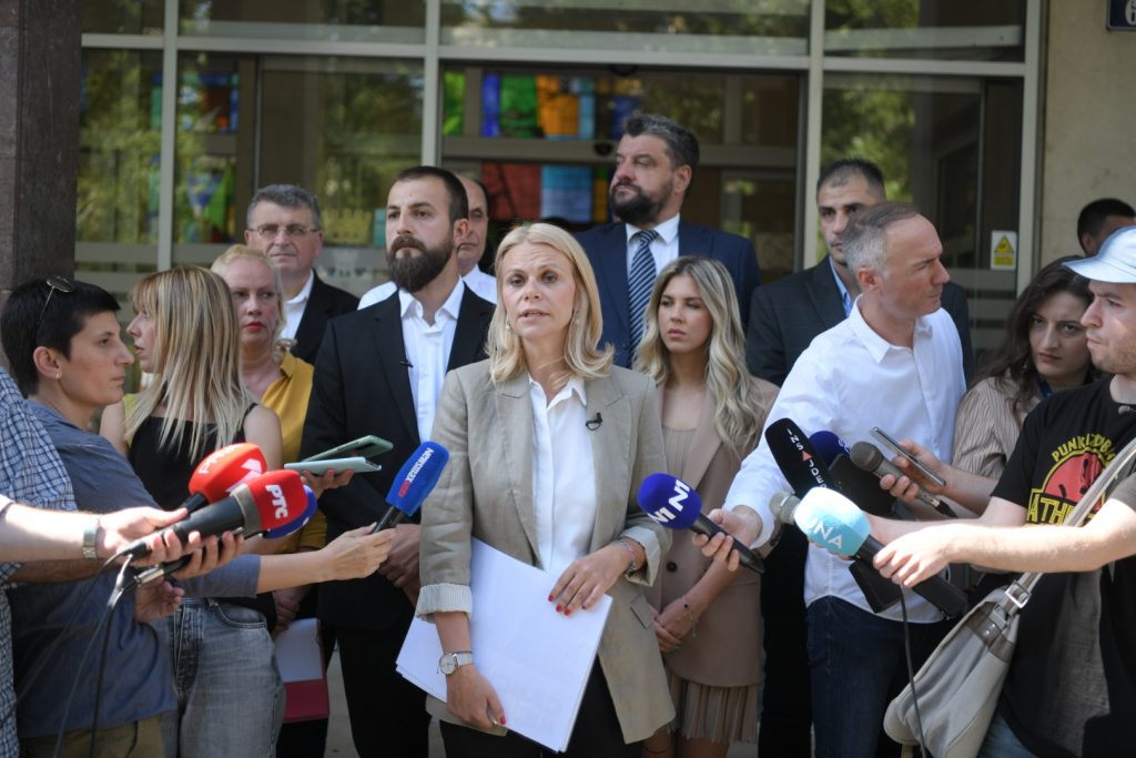 Beograd 20. jun 2022. Konferencija za novinare ispred Skupstine grada Beograda Pokret Slobodnih gradjana, Pokret za preokter i Stranka Slobode i pravde Foto:Dragan Mujan/Nova.rs