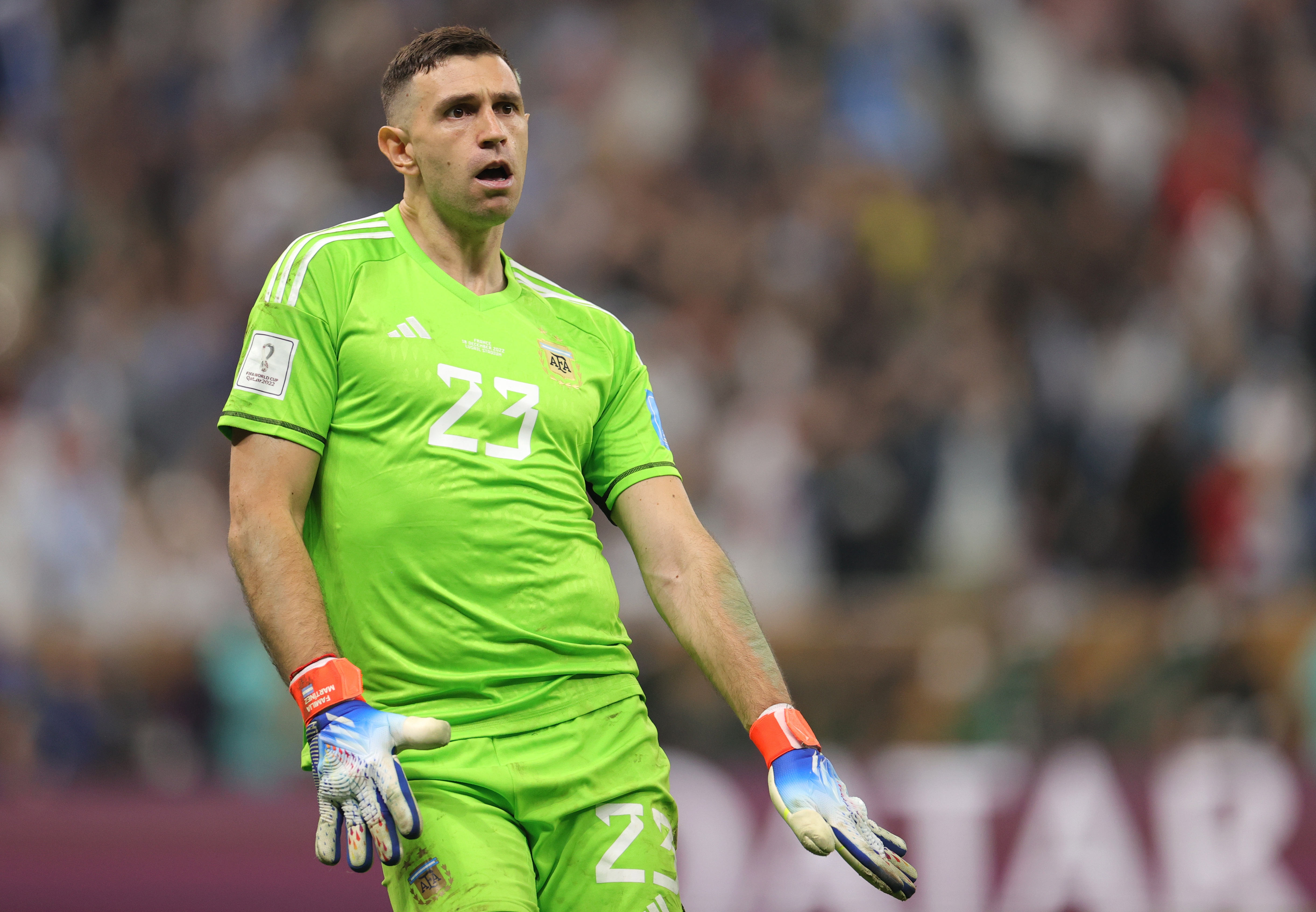 epa10372832 Goalkeeper Damian Martinez of Argentina reacts during the penalty shoot-out of the FIFA World Cup 2022 Final between Argentina and France at Lusail stadium, Lusail, Qatar, 18 December 2022.  EPA-EFE/Friedemann Vogel