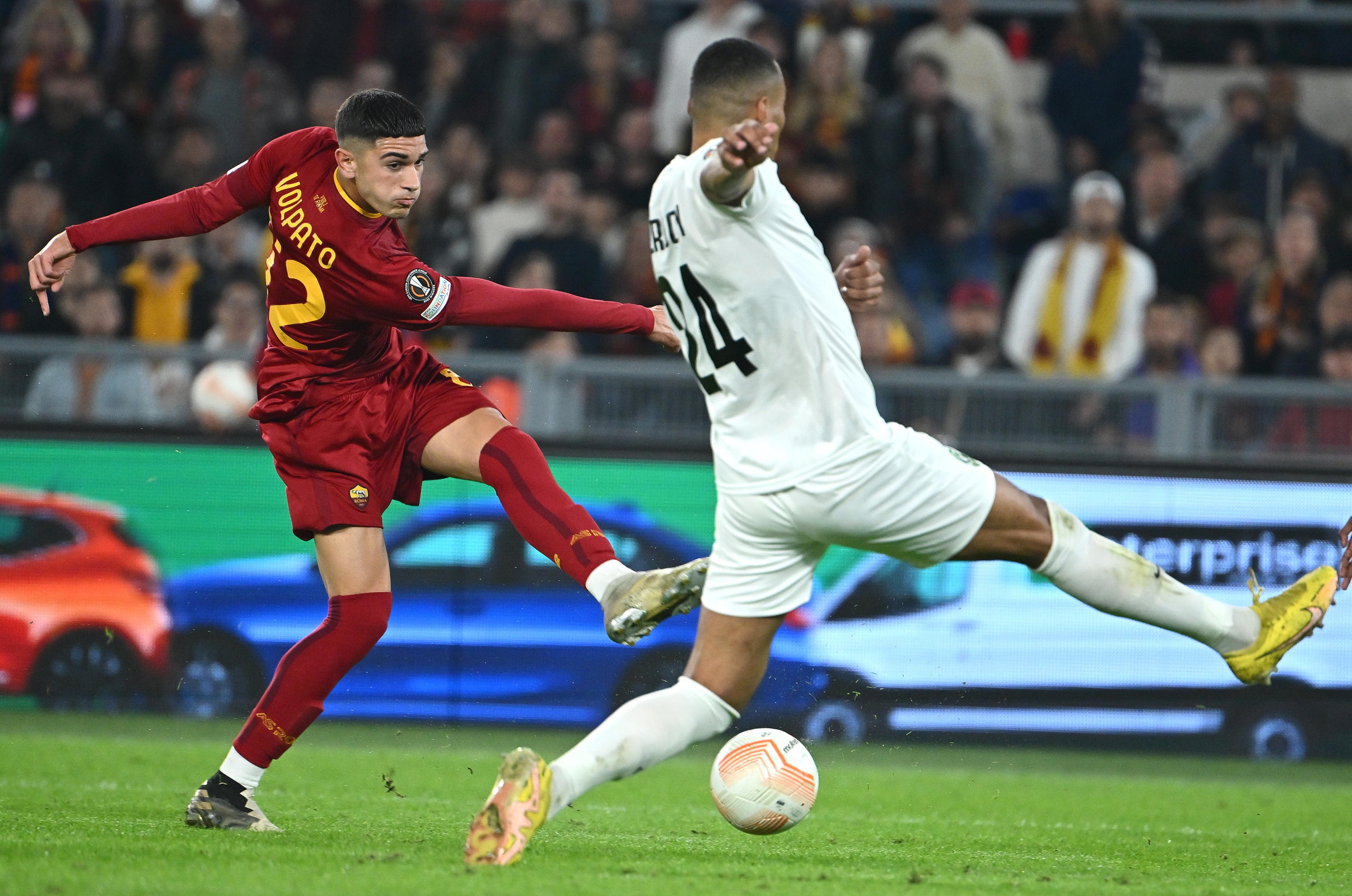 epa10285065 AS Roma's Cristian Volpato (L) vies for the ball with PFC Ludogorets' Olivier Verdon during the UEFA Europa League group C soccer match between AS Roma and PFC Ludogorets, in Rome, Italy, 03 November 2022.  EPA-EFE/ETTORE FERRARI