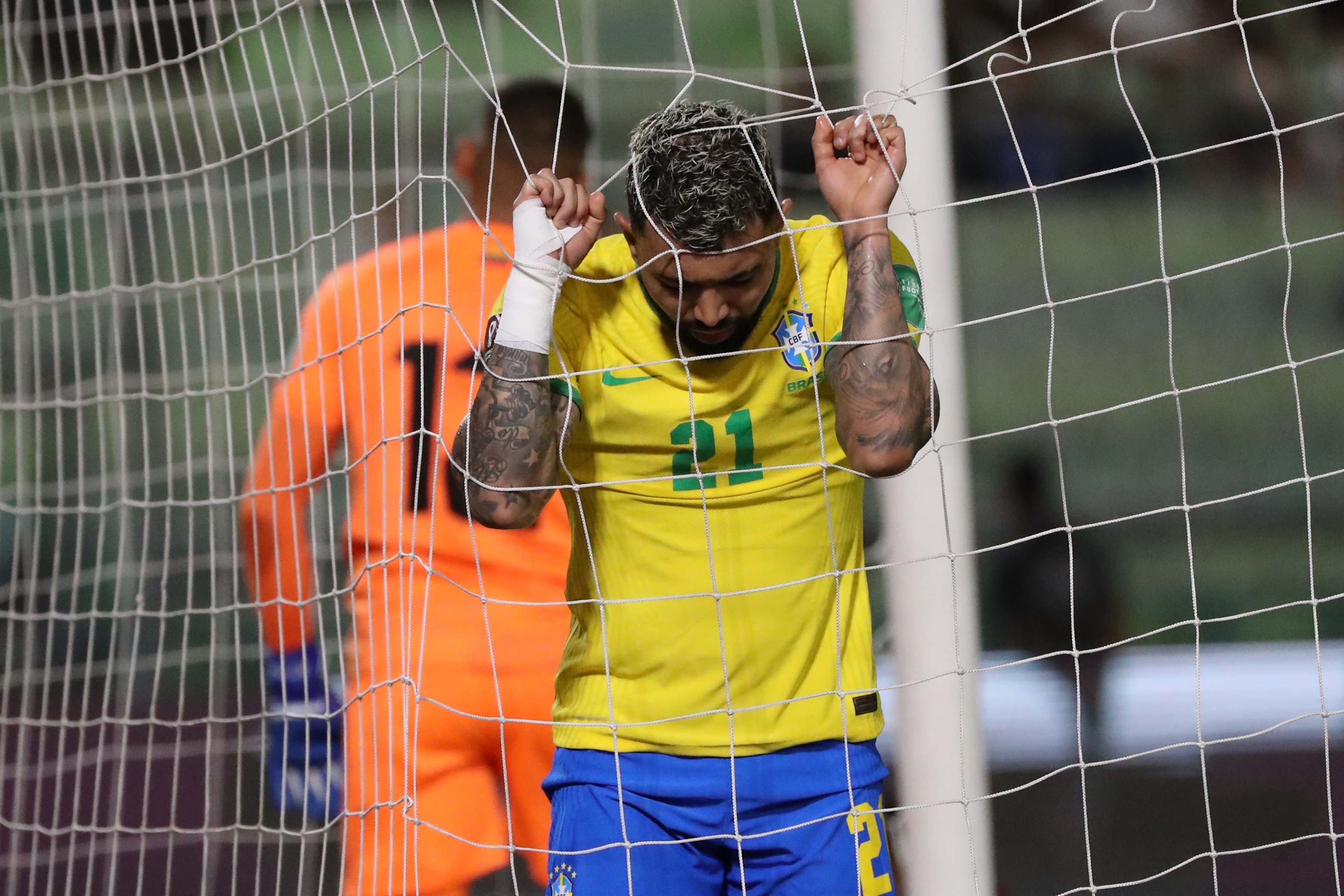 epa09512423 Brazil's Gabigol regrets during a soccer match for the South American qualifiers for the Qatar 2022 World Cup between Venezuela and Brazil, at the Olympic Stadium of the UCV in Caracas, Venezuela, 07 October 2021.  EPA-EFE/Miguel Gutierrez