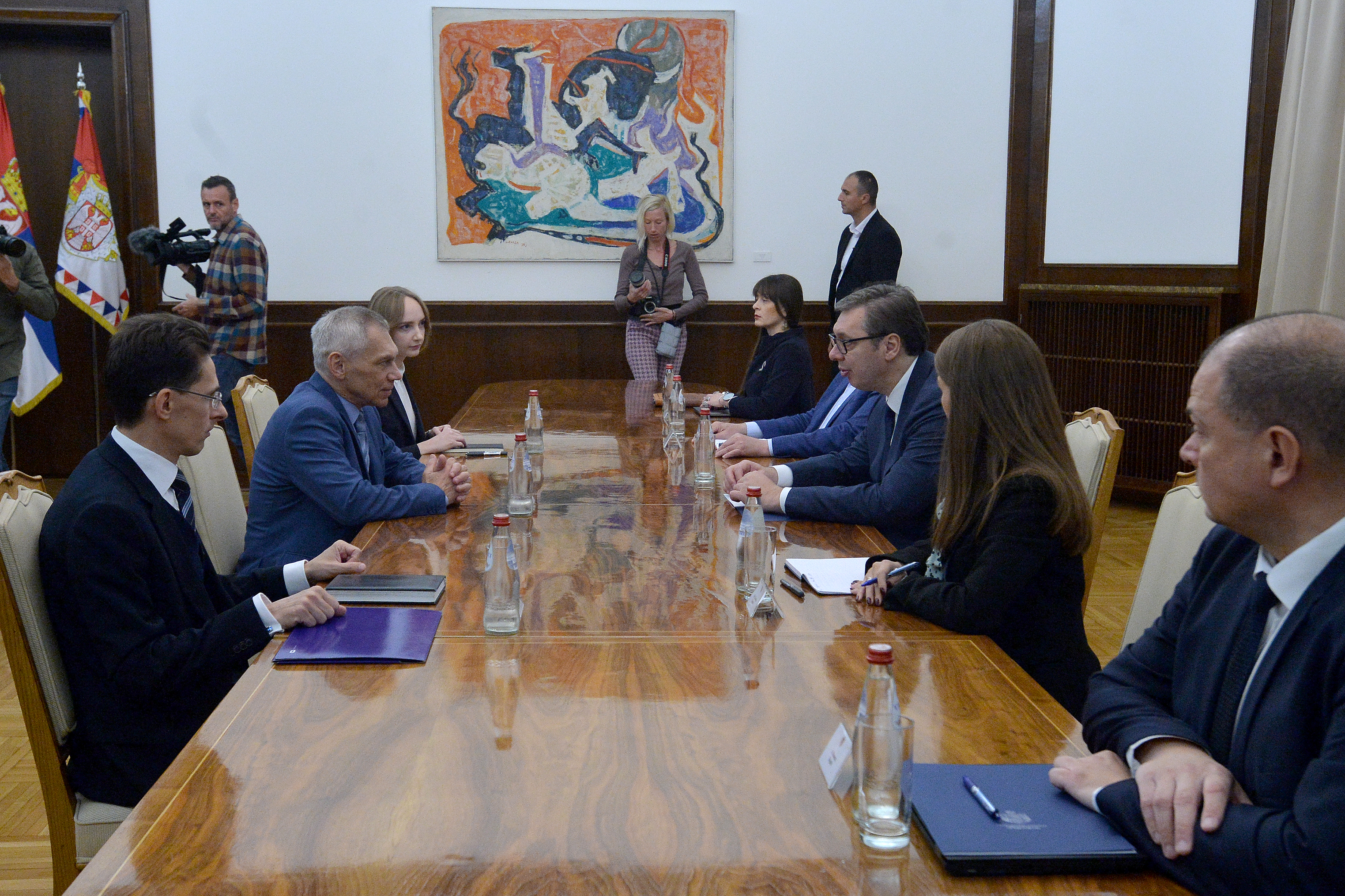 Beograd, 11. oktobra 2022 -  Predsednik Aleksandar Vucic sastao se danas sa ambasadorom Ruske Federacije u Beogradu Aleksandr Bocan-Harcenkom. FOTO TANJUG/ ZORAN ZESTIC/bs