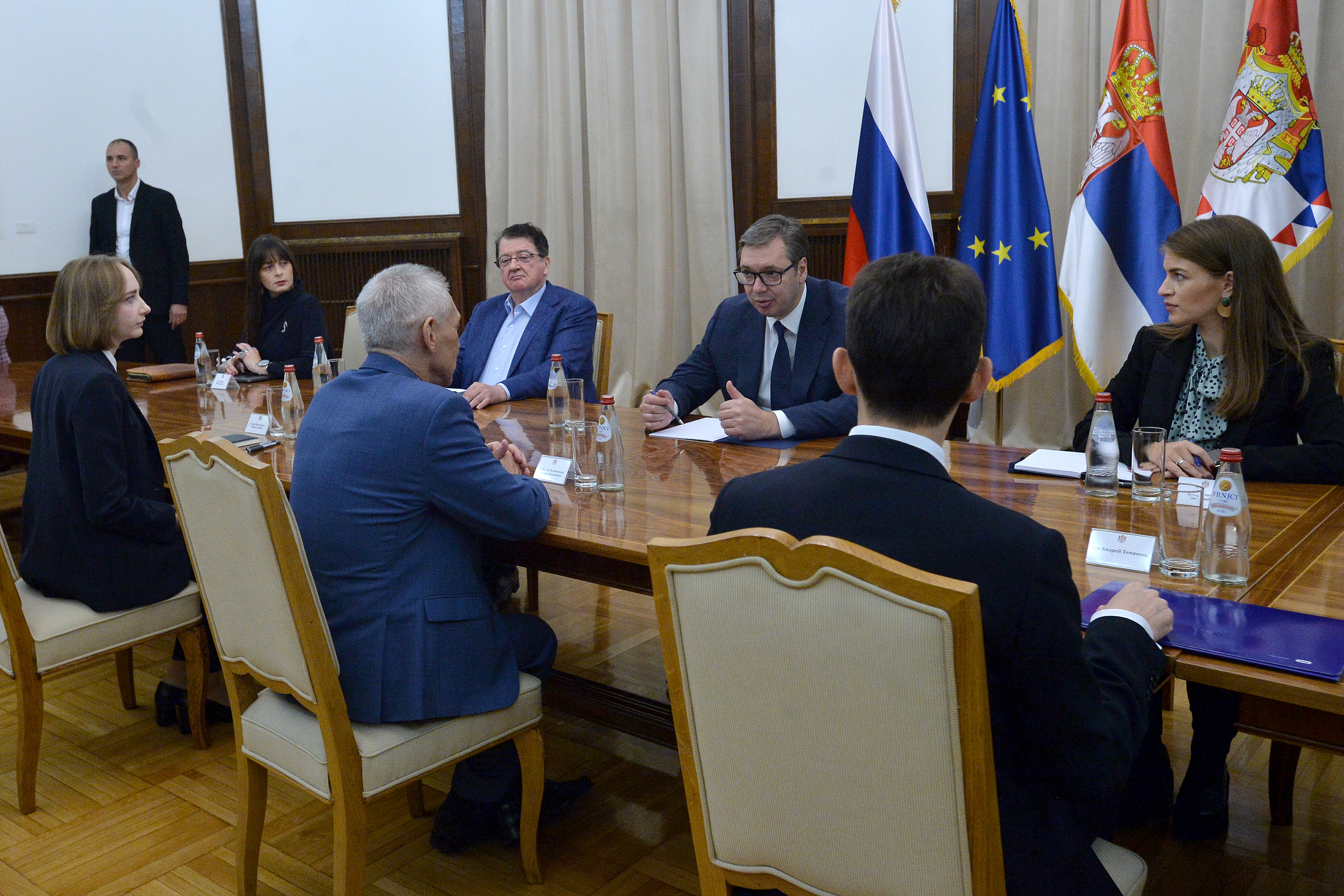 Beograd, 11. oktobra 2022 -  Predsednik Aleksandar Vucic sastao se danas sa ambasadorom Ruske Federacije u Beogradu Aleksandr Bocan-Harcenkom. FOTO TANJUG/ ZORAN ZESTIC/bs