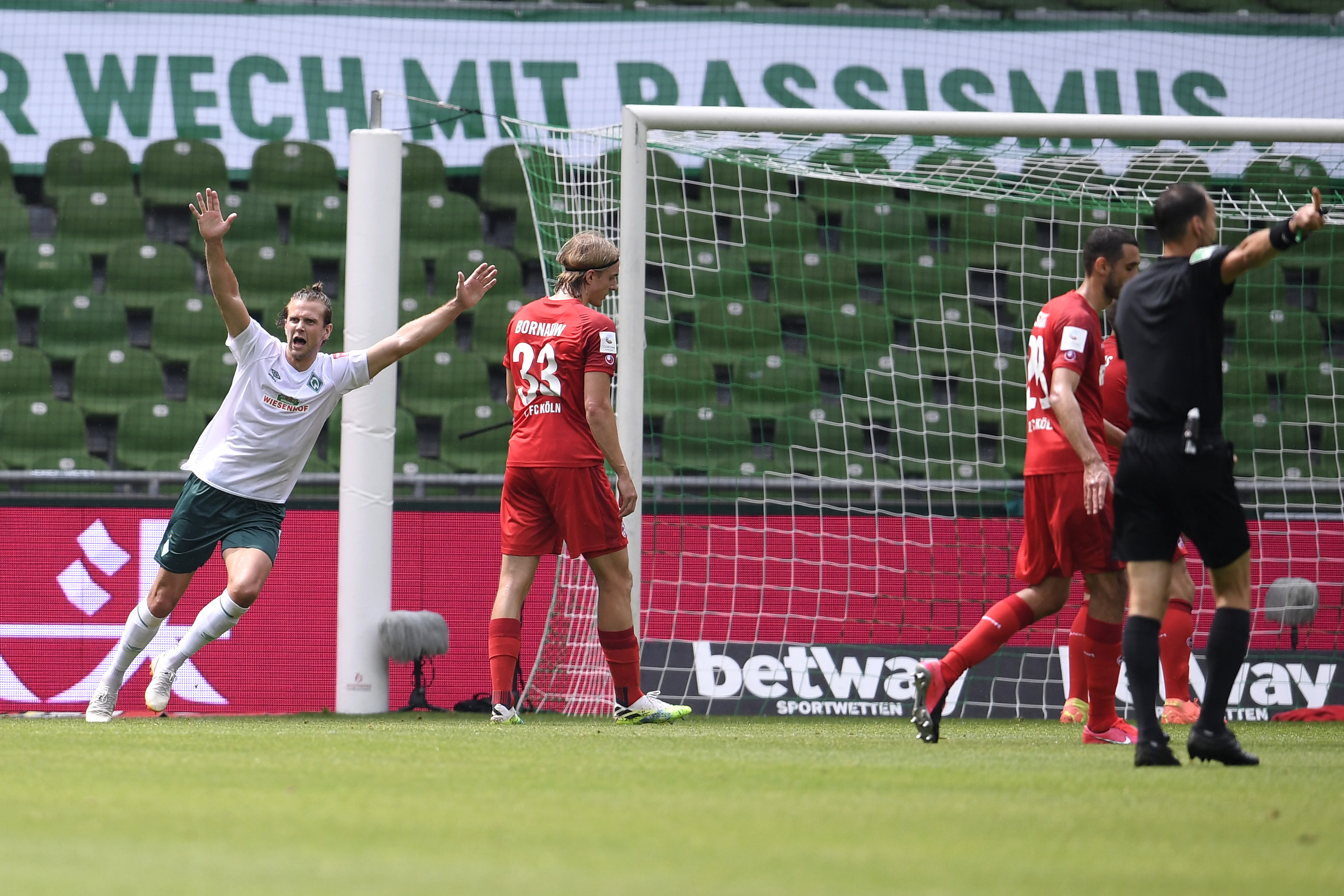 SV Werder Bremen v 1. FC Koeln
