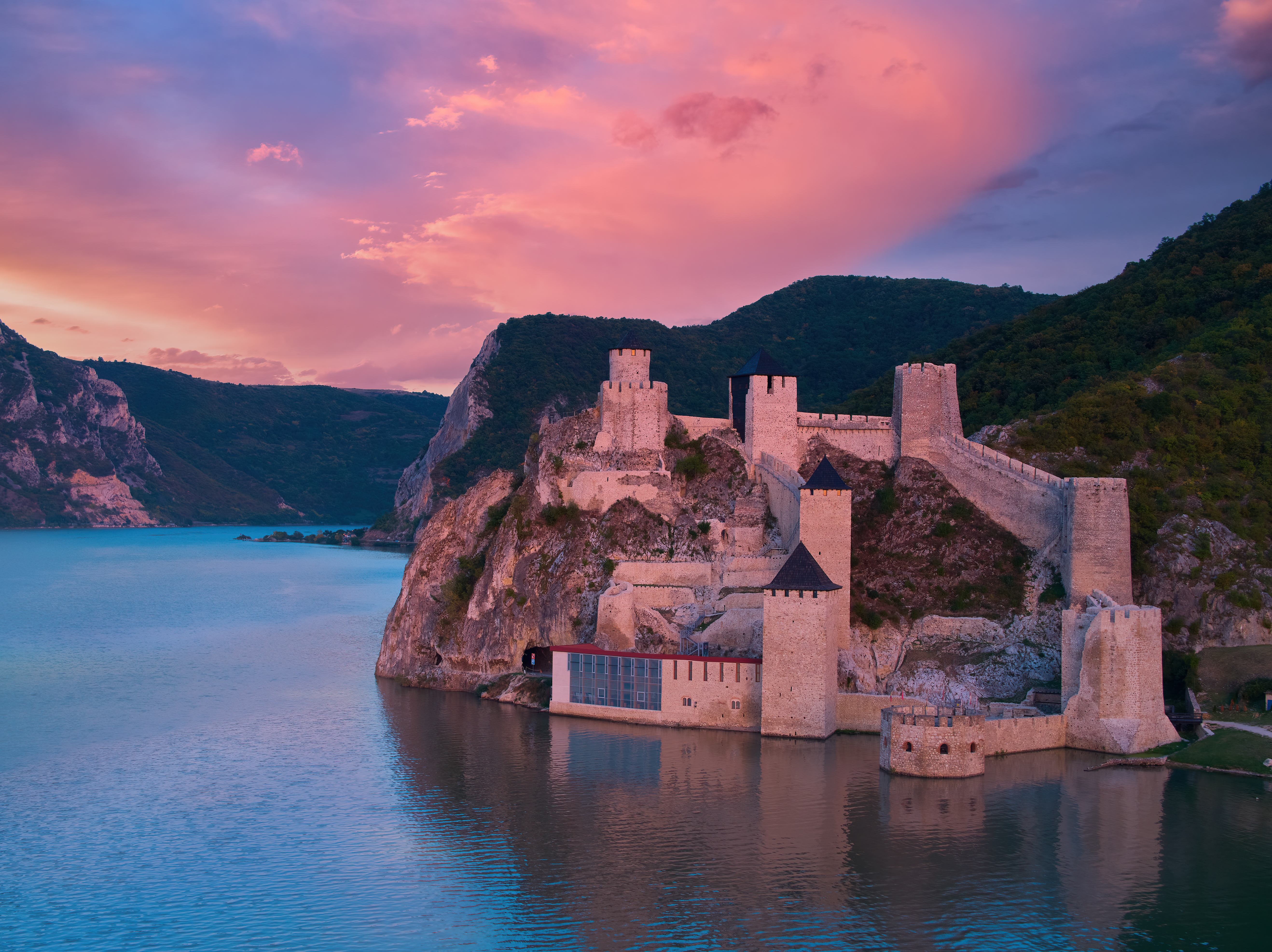 Aerial,,Across,Lake,View,Of,The,Medieval,Fortress,Golubac,Over