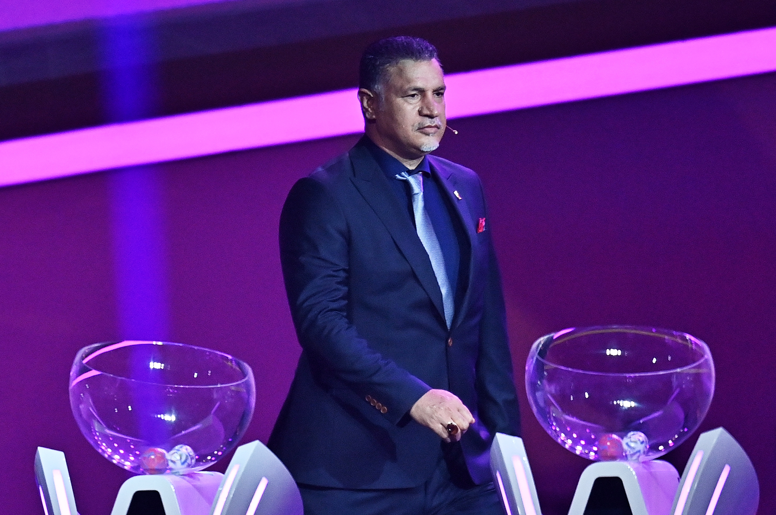 epa09876015 Former Iranian international Ali Daei during the main draw for the FIFA World Cup 2022 in Doha, Qatar, 01 April 2022.  EPA-EFE/NOUSHAD THEKKAYIL